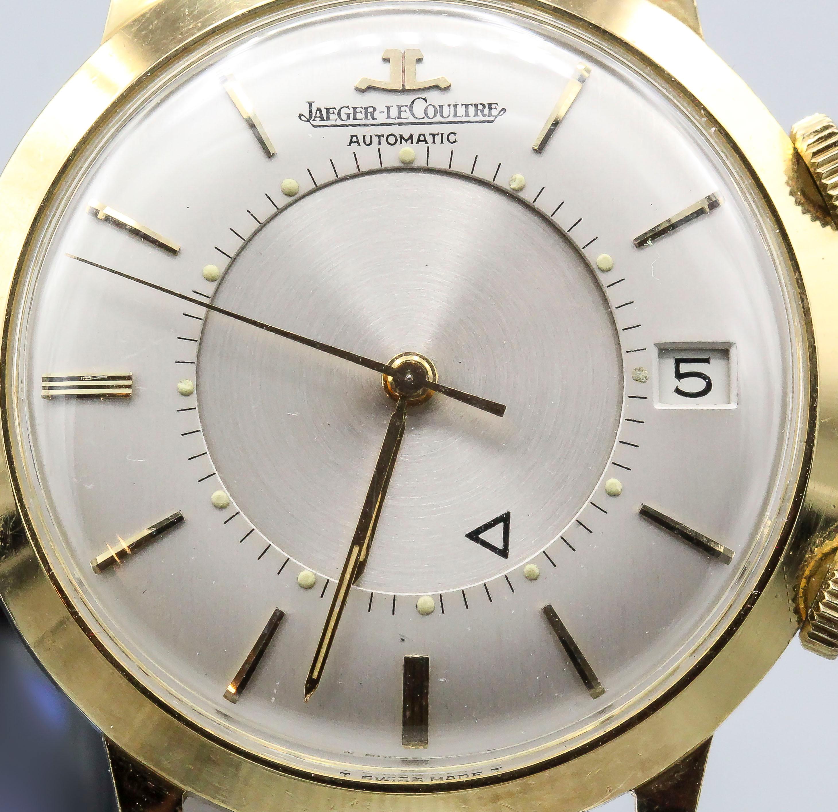 Women's or Men's Jaeger-LeCoultre 18 Karat Gold Vintage Memovox Wristwatch