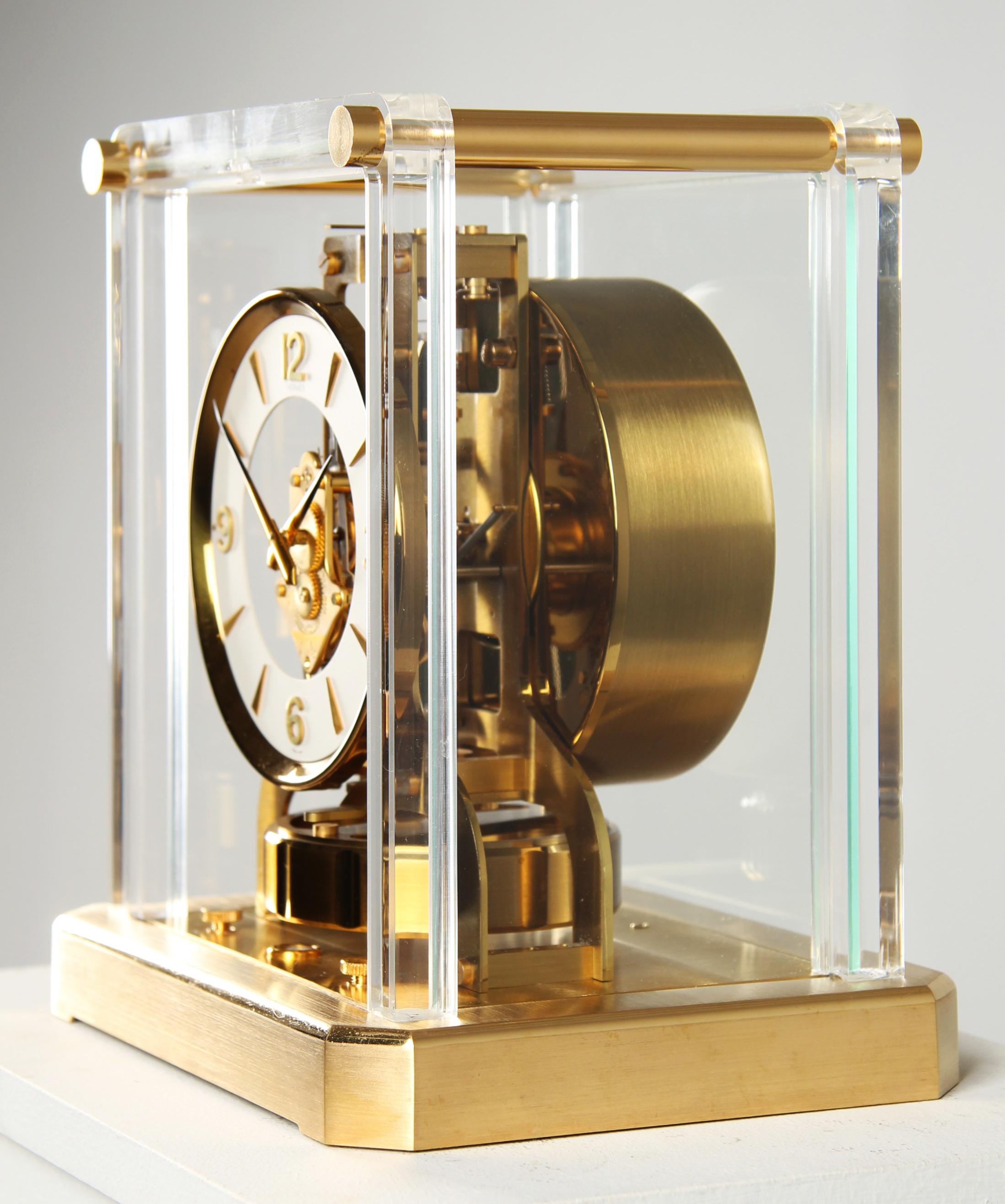 Suisse Jaeger-LeCoultre, pendule Atmos pour Hermès, ensemble complet avec boîte et papiers, 1959