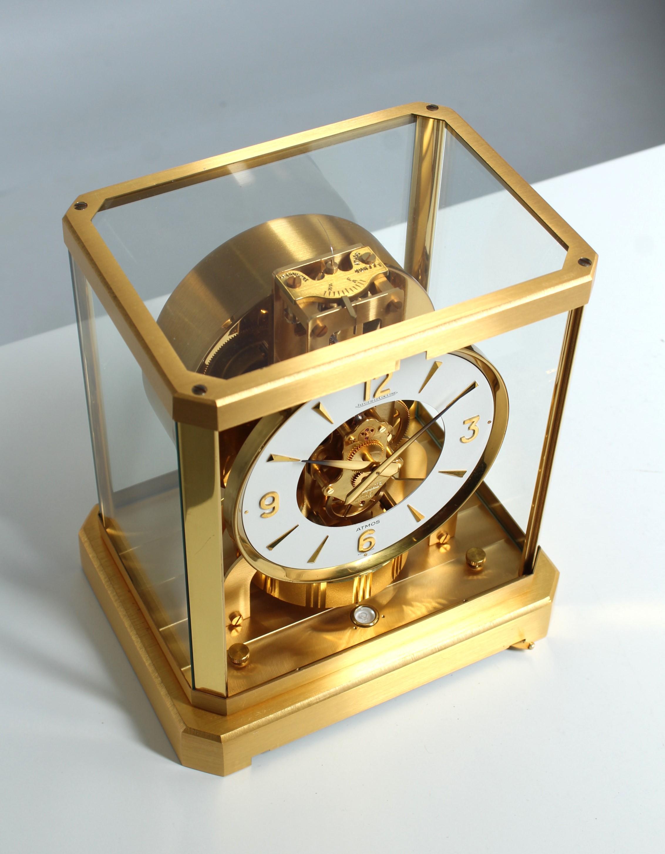 Jaeger Lecoultre, Atmos Clock from 1974, Classic Design, Calibre 528 In Good Condition In Greven, DE