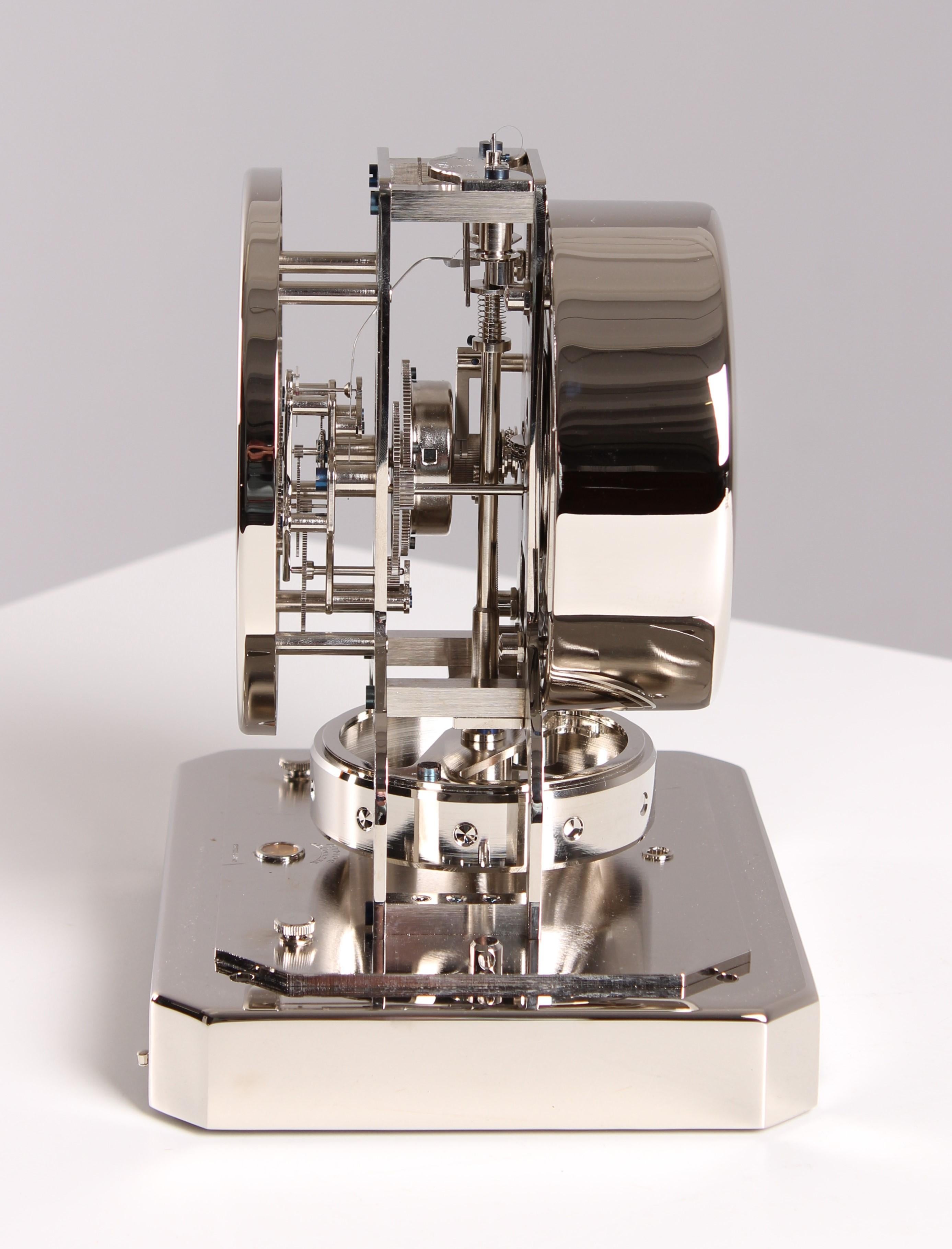 Jaeger LeCoultre, Atmos-Uhr, vernickelt, hergestellt 1950 (Messing) im Angebot