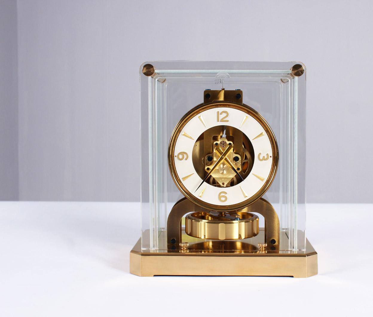 Jaeger-LeCoultre Atmos Clock, Plexi, circa 1956 In Excellent Condition In Greven, DE