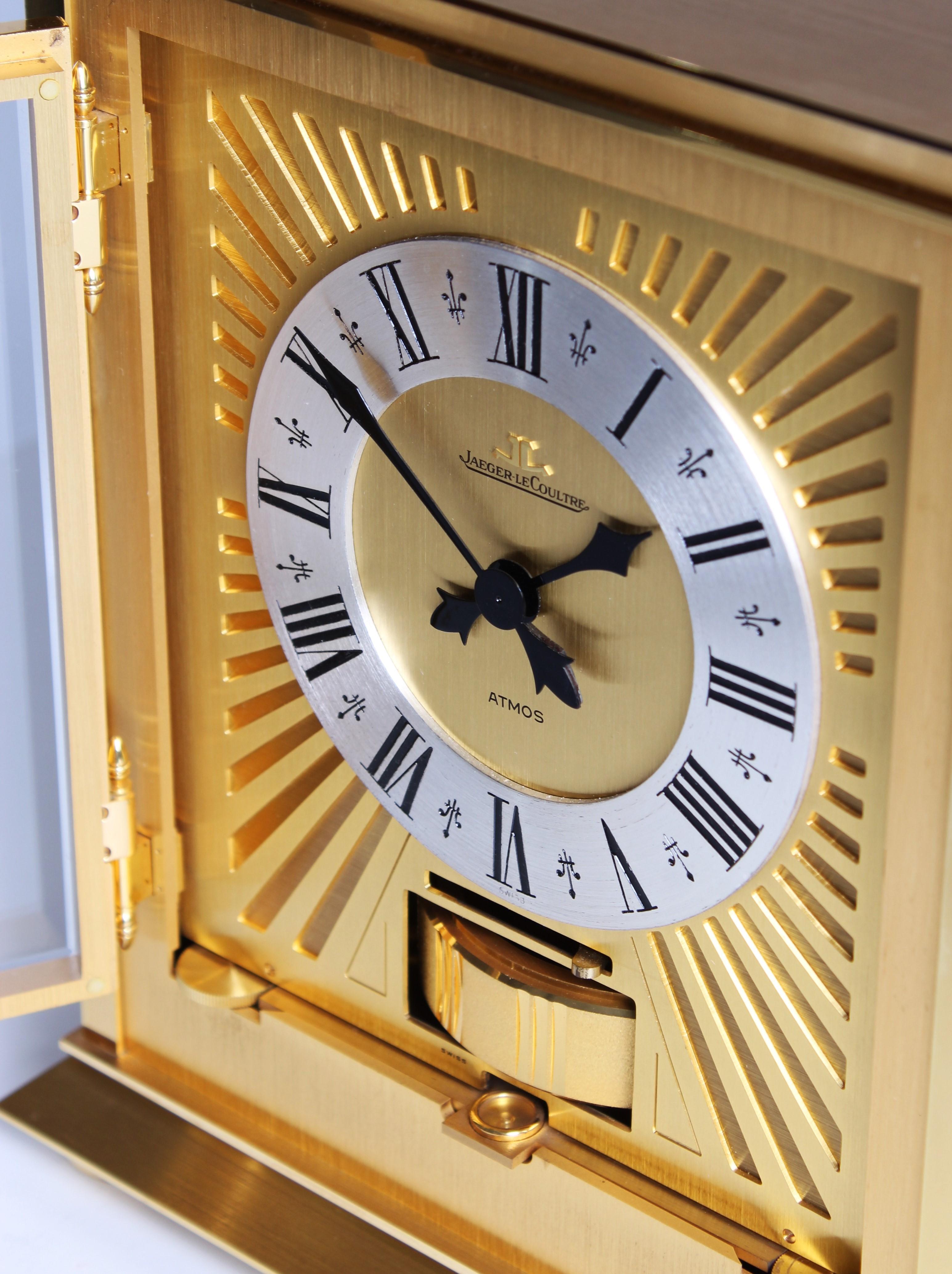 Moderne Horloge Atmos de Jaeger LeCoultre, en or royal, fabriquée en 1978 en vente