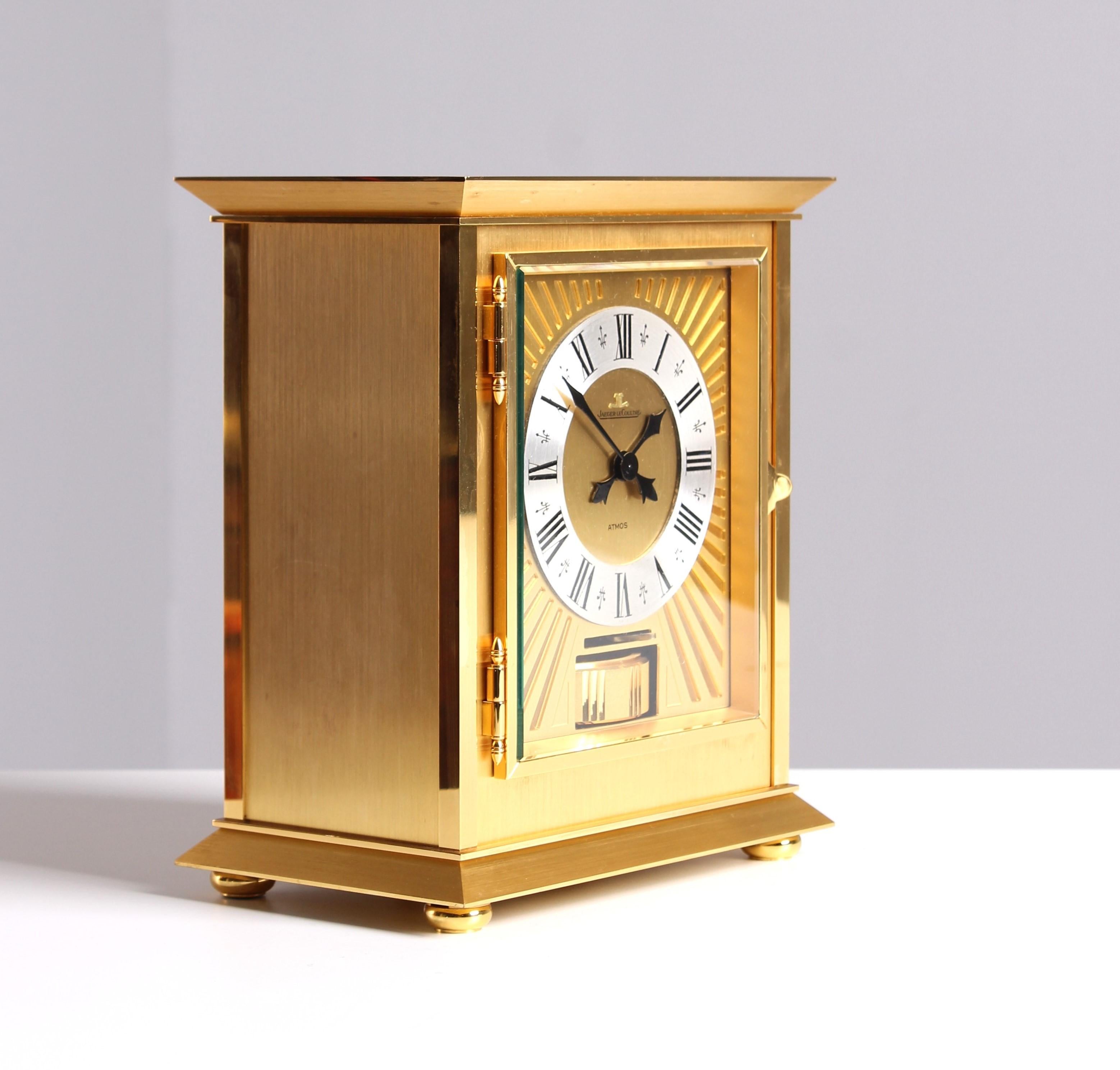 Doré Horloge Atmos de Jaeger LeCoultre, en or royal, fabriquée en 1978 en vente