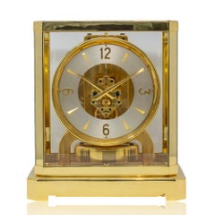 Horloge Atmos Jaeger-LeCoultre avec cadran argenté