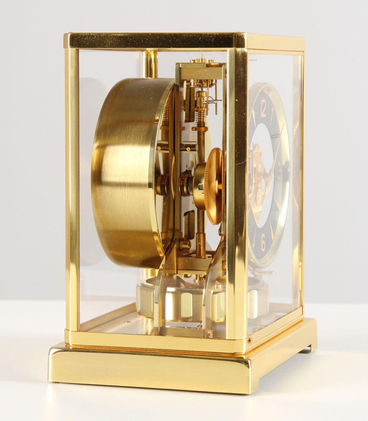 Horloge Jaeger-LeCoultre Atmos avec cadran noir, fabriquée en Suisse en 1965 en vente 5