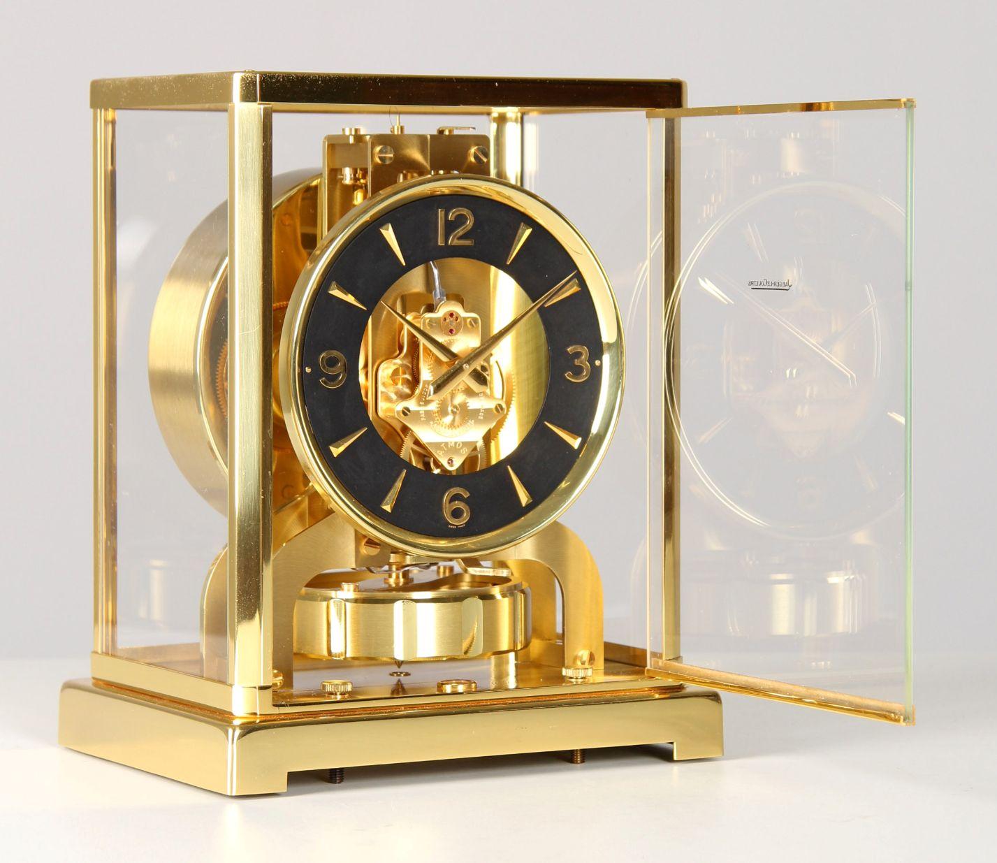 Mid-Century Modern Horloge Jaeger-LeCoultre Atmos avec cadran noir, fabriquée en Suisse en 1965 en vente