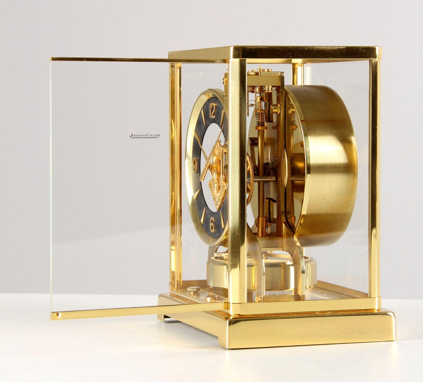 Horloge Jaeger-LeCoultre Atmos avec cadran noir, fabriquée en Suisse en 1965 en vente 1