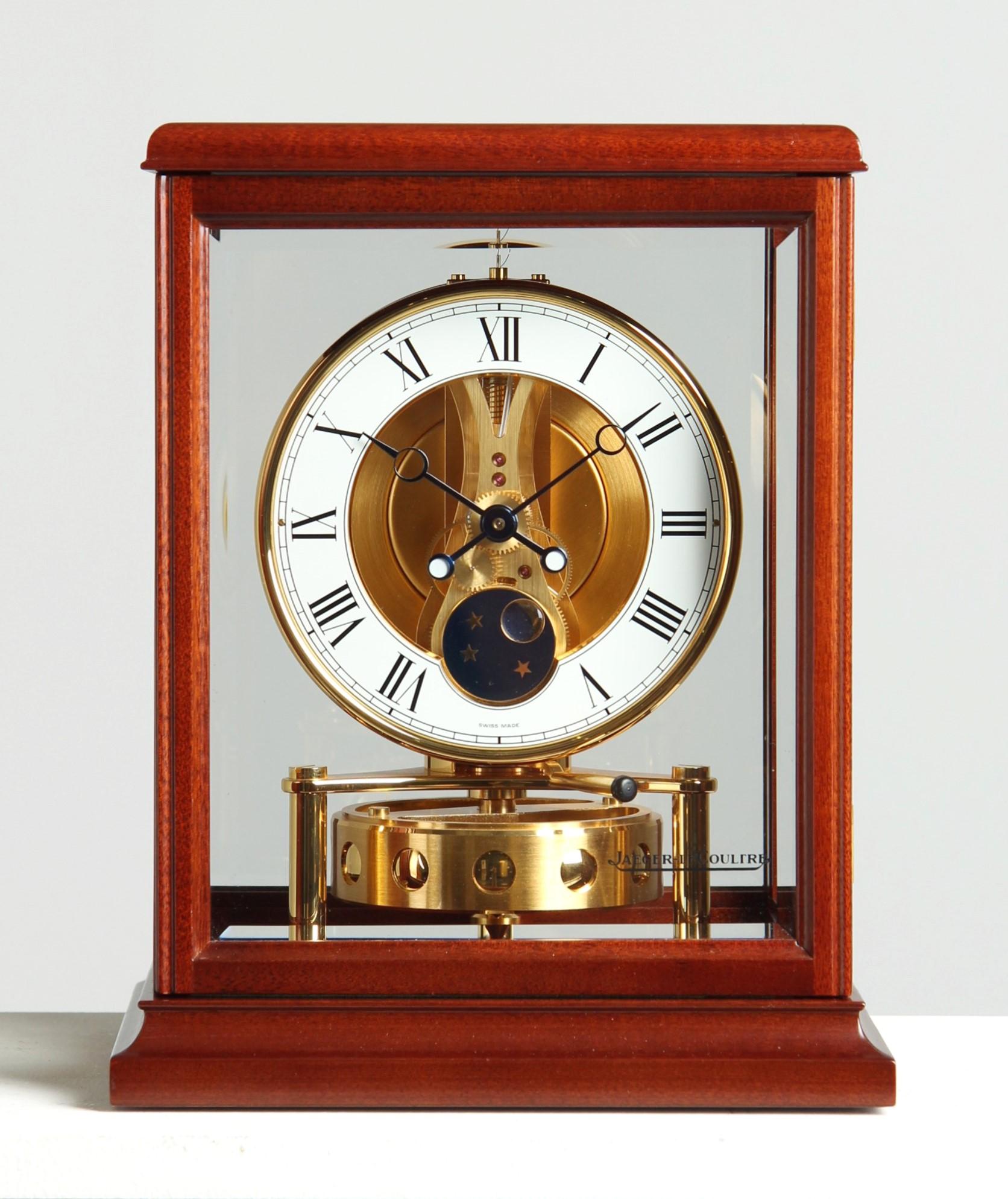 Jaeger LeCoultre - Atmos Fontainebleu with Moon Phase

Switzerland
Mahogany, brass, glass
Year of manufacture 1993

Dimensions: H x W x D: 25 x 20 x 16 cm

Description:
Atmos Fontainebleu calibre 540 in the rare moon phase version.
Round ring dial