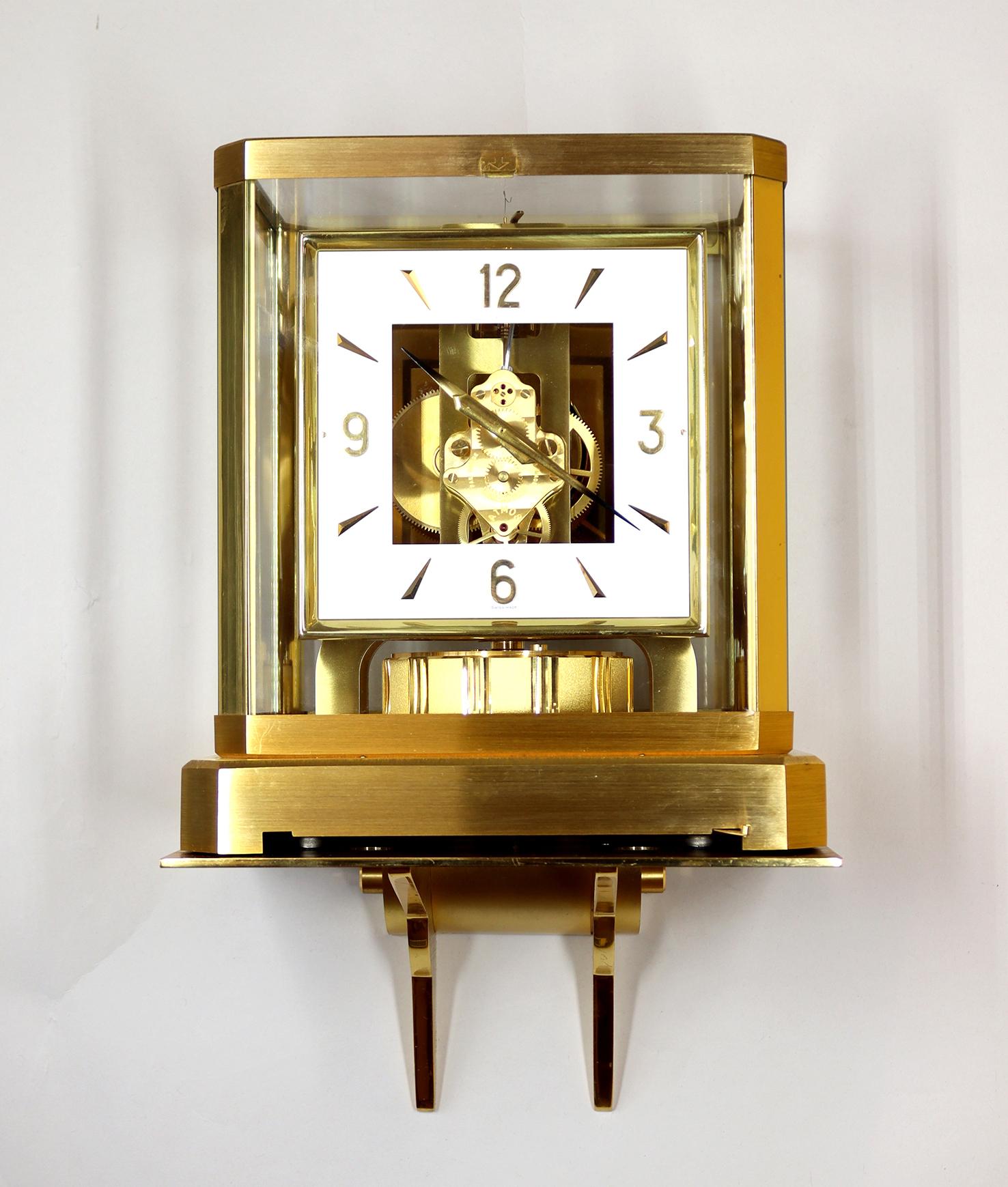 Horloge Atmos Jaeger LeCoultre avec support d'origine en vente 8