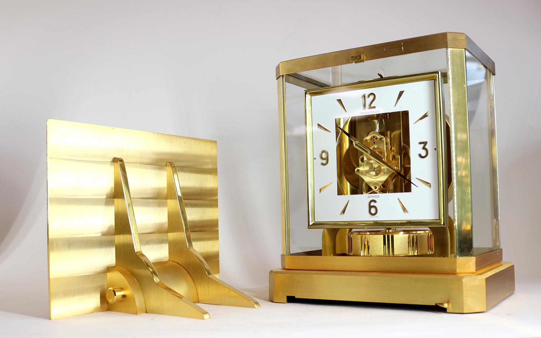 Jaeger LeCoultre Atmos clock with Original Bracket In Good Condition In Amersham, GB