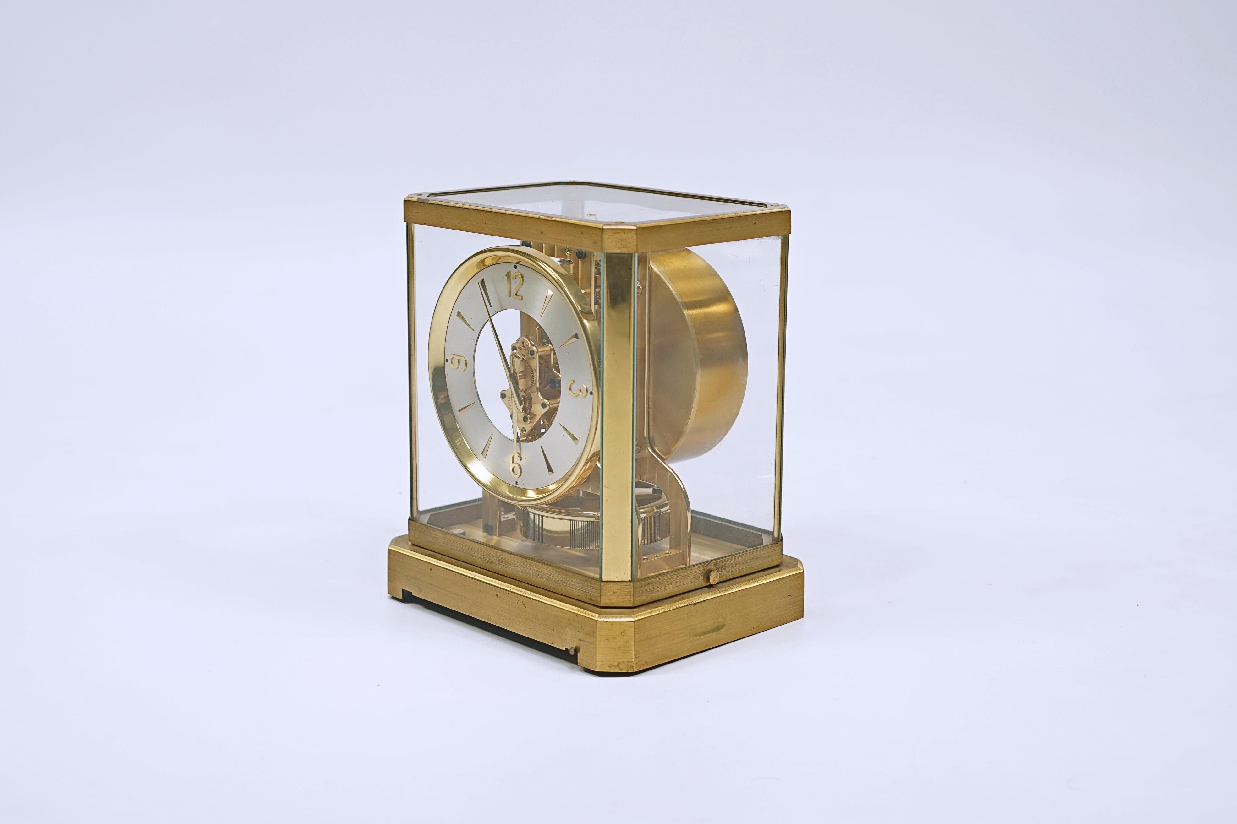 Reloj Jaeger-LeCoultre Baby Atmos 526-5 Moderno de mediados de siglo en venta