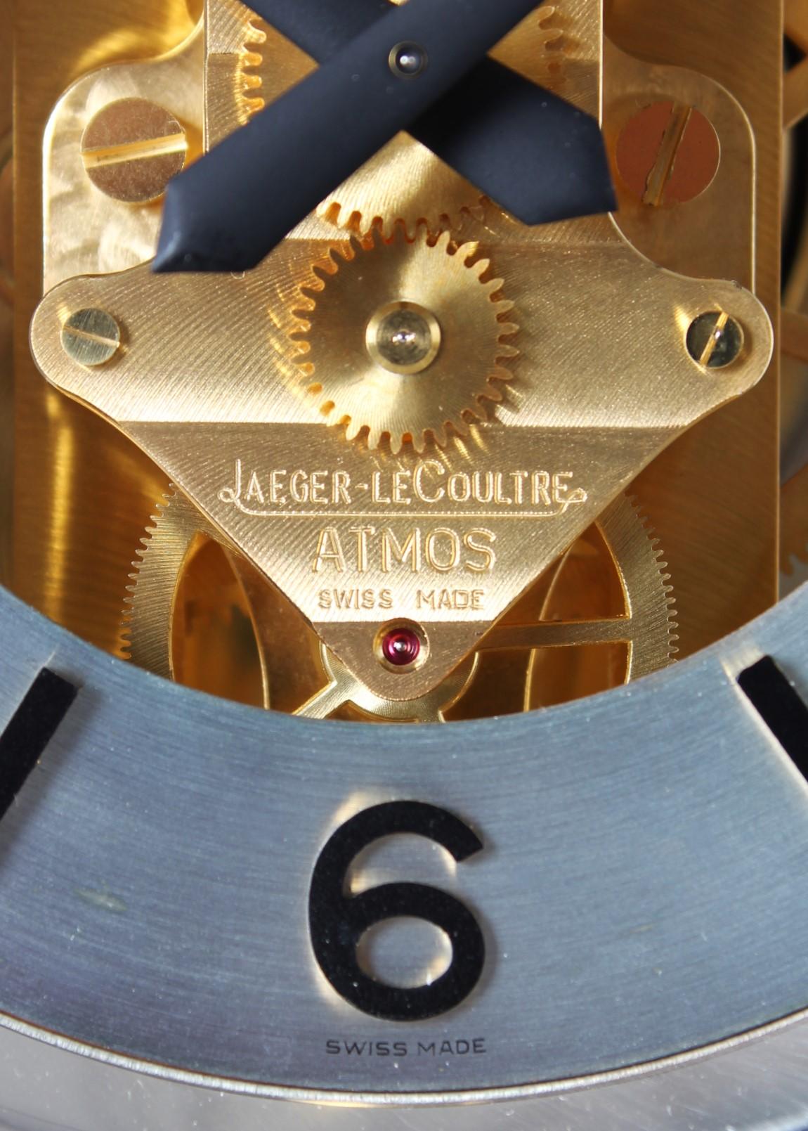 Suisse Jaeger LeCoultre, horloge Atmos bicolore, argent et or, fabriquée en 1978 en vente
