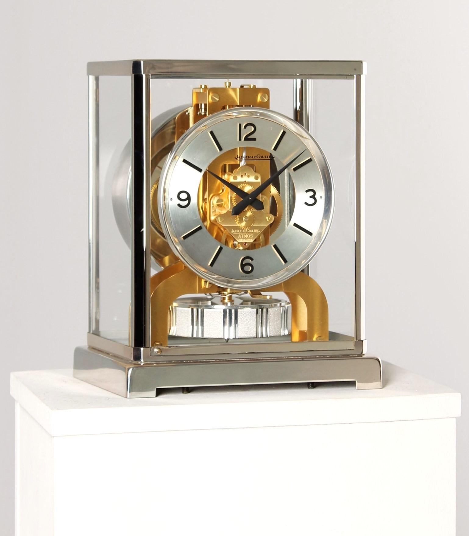 Doré Jaeger LeCoultre, horloge Atmos bicolore, argent et or, fabriquée en 1978 en vente