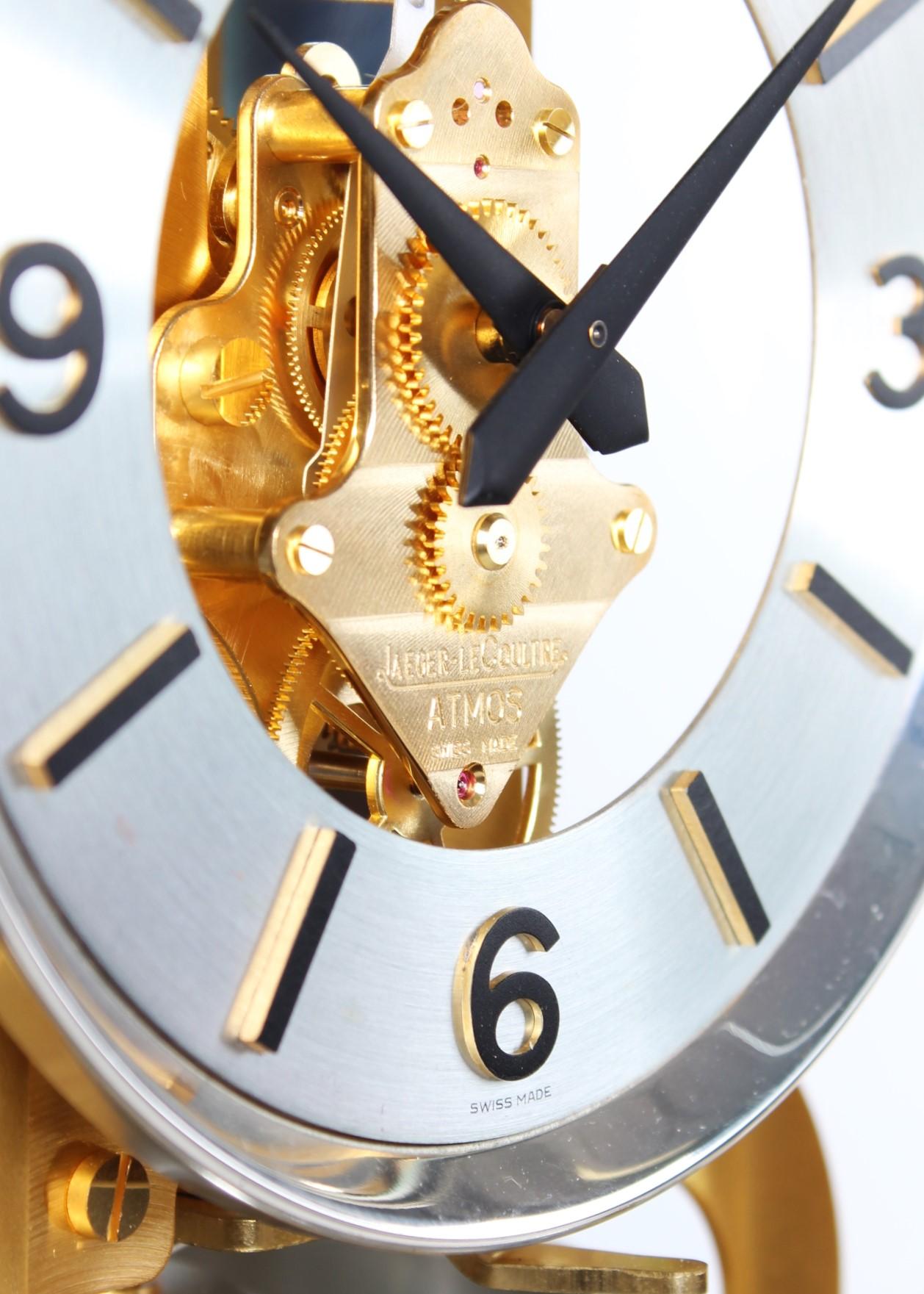 Fin du 20e siècle Jaeger LeCoultre, horloge Atmos bicolore, argent et or, fabriquée en 1978 en vente