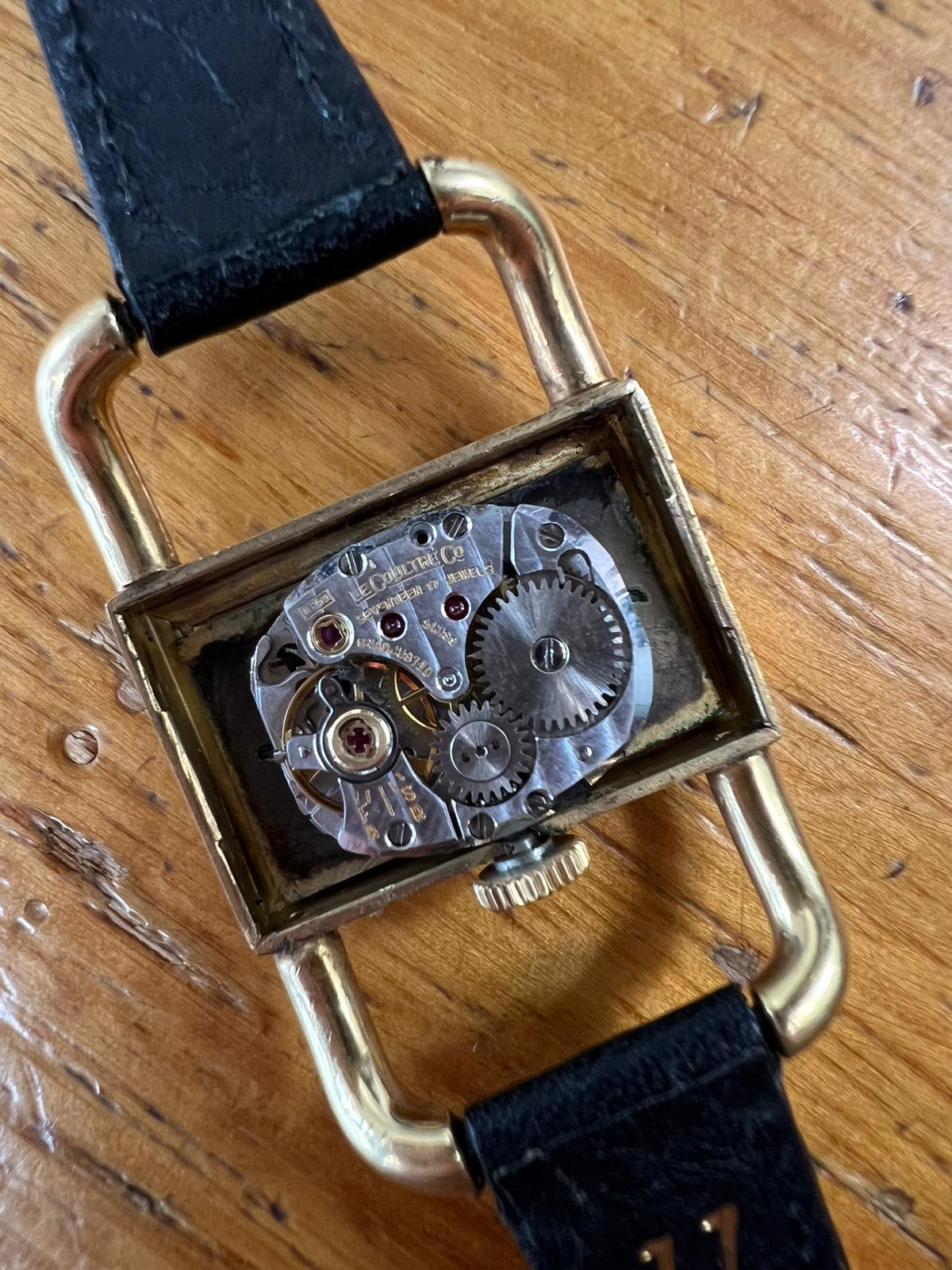 Jaeger-LeCoultre Értier Luchetto 18K Gold, Onyx Dial, Stirrup Lugs Ladies Watch In Excellent Condition For Sale In MELBOURNE, AU