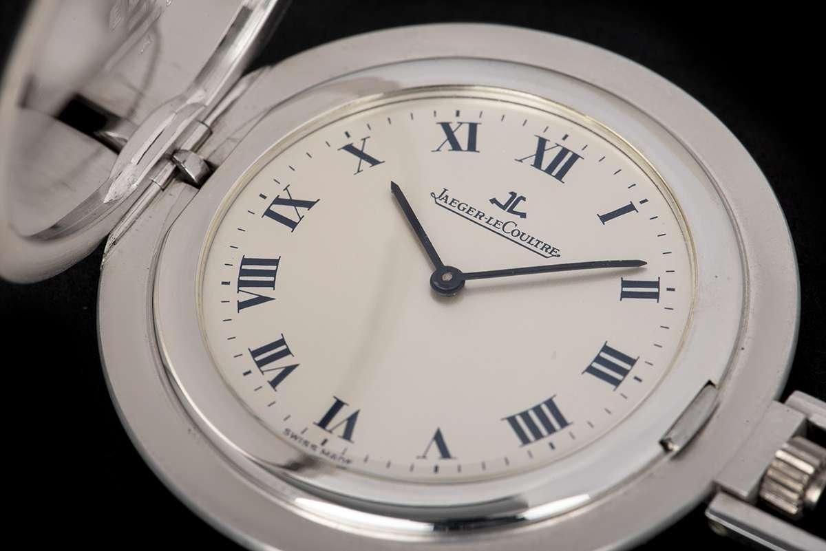 An 18k White Gold Full Hunter Gents Pocket Watch, silver dial with roman numerals, a fixed 18k white gold bezel, an 18k white gold case, plastic glass, manual wind movement, in excellent condition, comes with a presentation box, original swing tag,