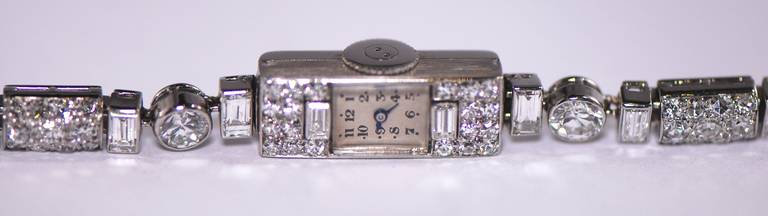 Jaeger-LeCoultre Ladies Platinum Diamond Set Bracelet Wristwatch In Good Condition For Sale In Frankfurt, DE