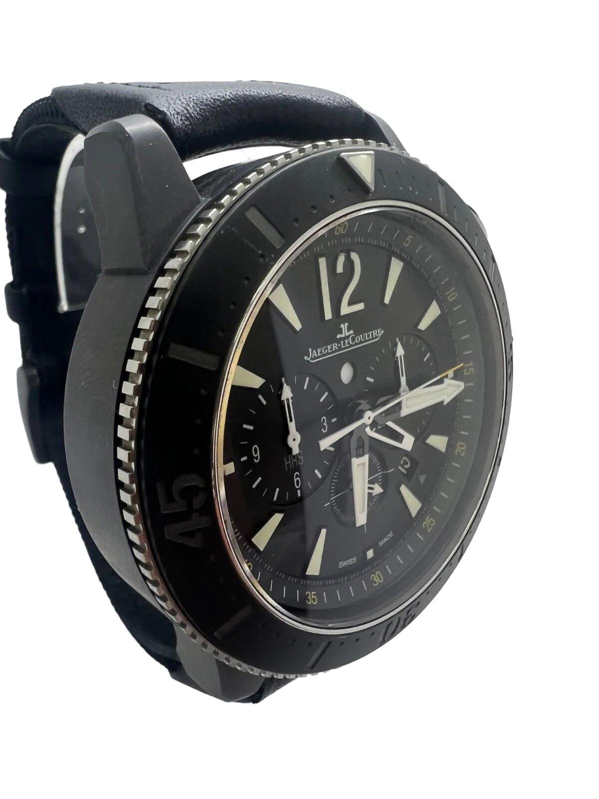 Descubre el exclusivo Reloj Jaeger-LeCoultre Master Compressor Cronógrafo de Buceo GMT Navy Seals, un extraordinario reloj de edición limitada que encarna la precisión y la aventura. Este reloj está en excelentes condiciones, mostrando su impecable