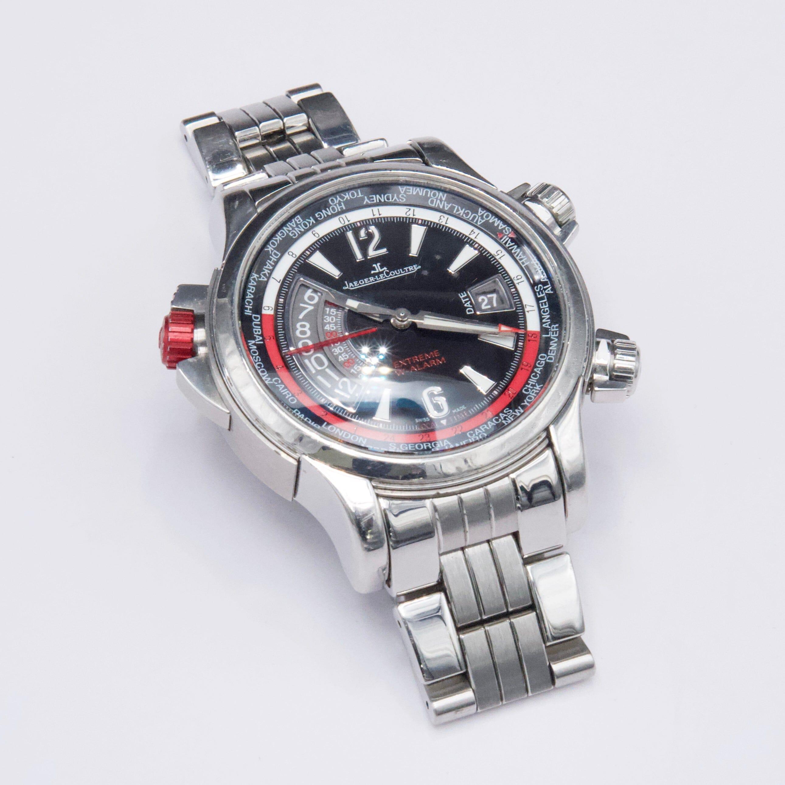 Jaeger-LeCoultre Master Compressor Extreme World Alarm 150.8.42 Herrenuhr. 46 mm Gehäuse aus Edelstahl. Glatte Lünette aus Edelstahl. Schwarzes Zifferblatt mit leuchtenden Stahlzeigern und arabischen Ziffern und Indexen.  Datumsanzeige auf der