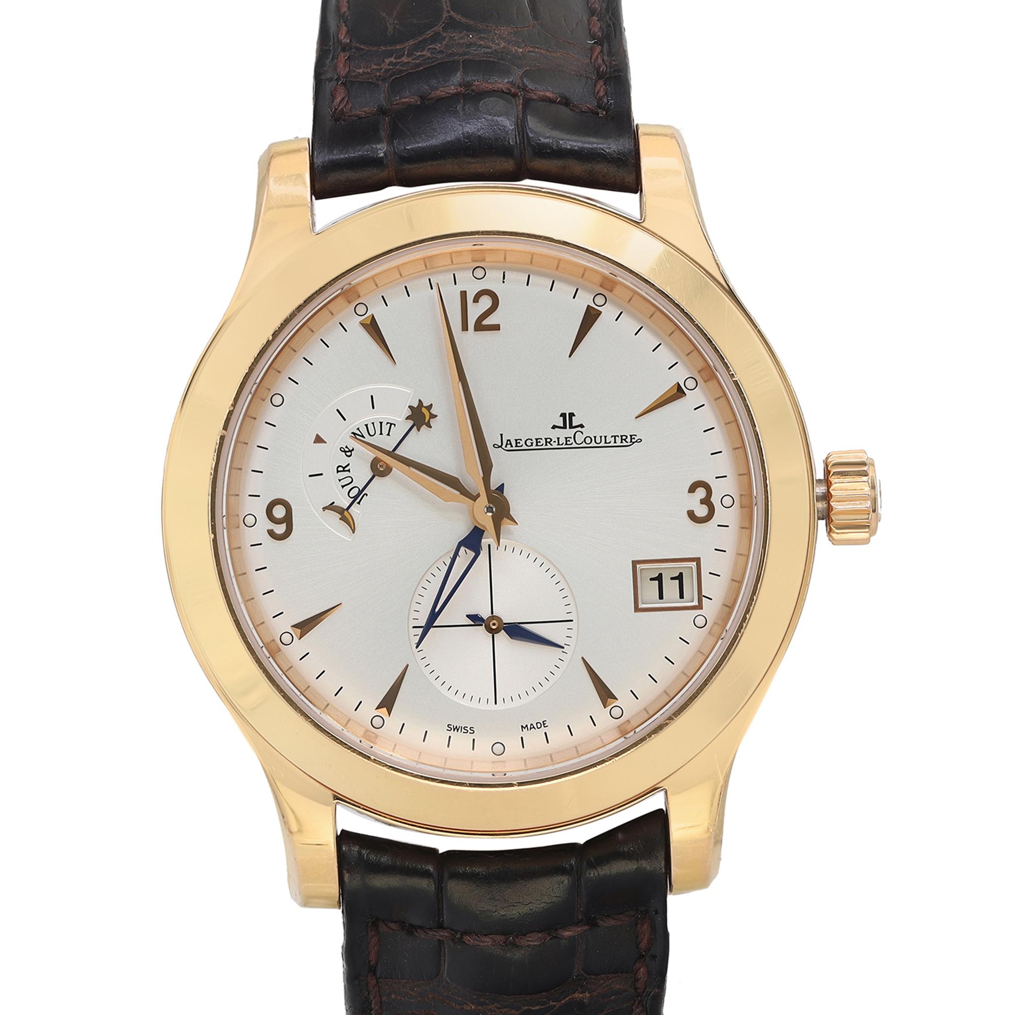 Pre-owned Jaeger-LeCoultre Master Control Hometime 40mm 18k Rose Gold Silver Dial Automatic Men's Watch Q1622420. Visible wear signs inner side of the band. This Beautiful Timepiece Features: Round 18k Rose Gold Case With Brown Leather Strap. Silver