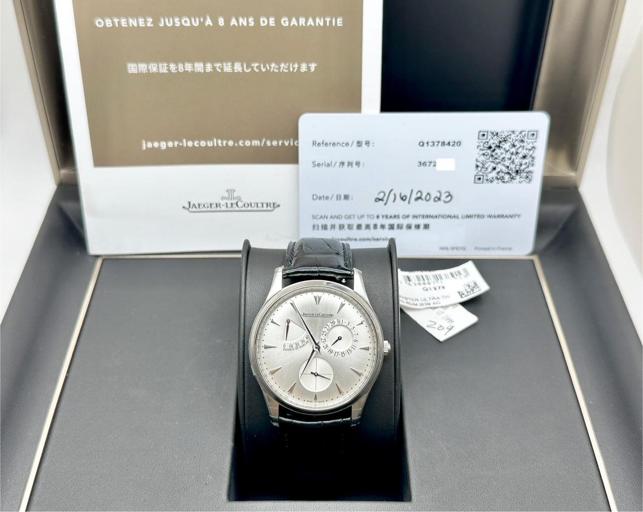 Numero di stile: Q1378420



Anno: 2023

 

Model: Jaeger-LeCoultre Master Ultra Thin Reserve De Marche

 

Materiale della cassa: Acciaio inossidabile

 

Fascia: pelle nera

 

Lunetta: Acciaio inossidabile

  

Quadrante: argento

 

Cristallo: