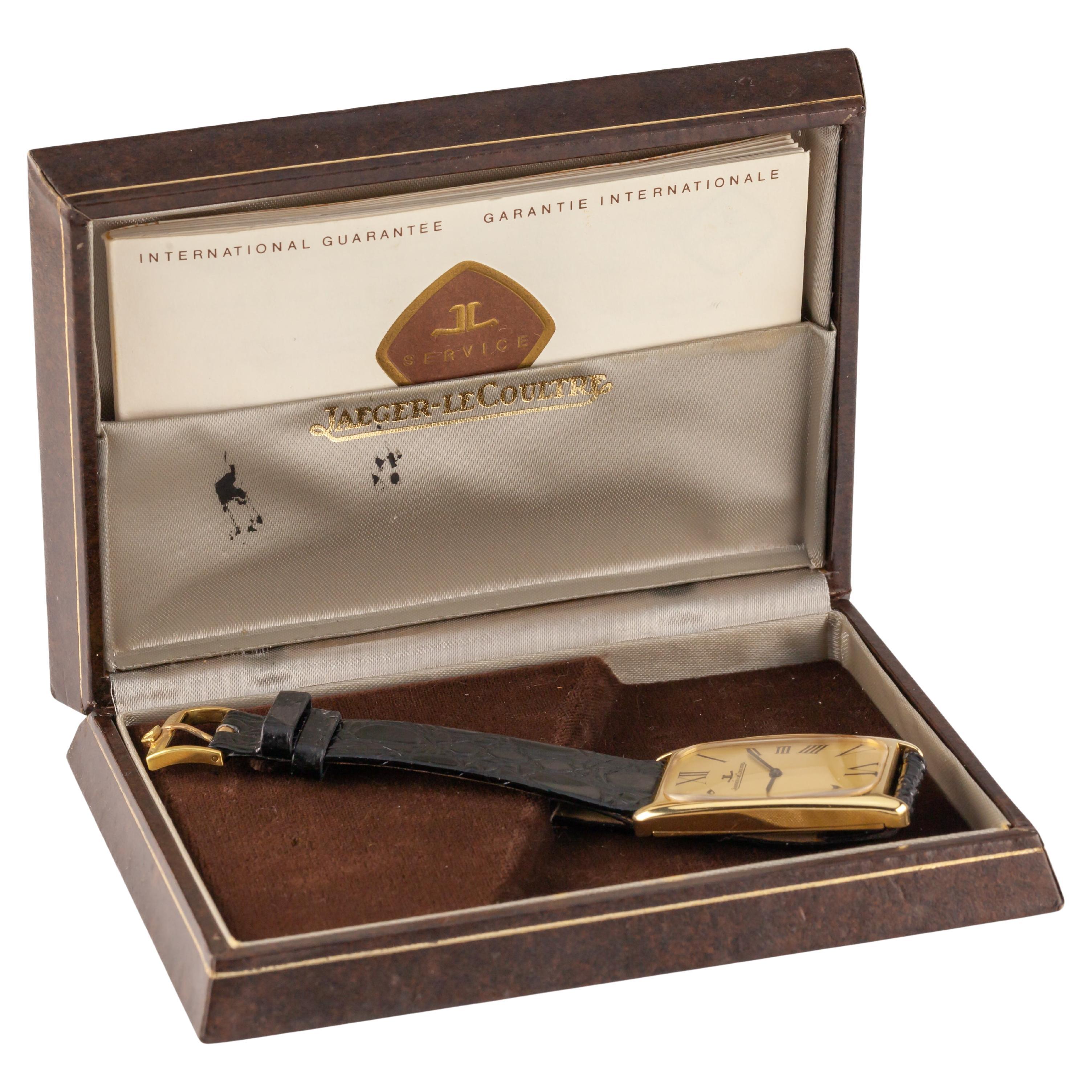 Jaeger-LeCoultre Men's 18k Yellow Gold Tonneau Dress Watch Original Box 9107.21

Movement #818/3=2335
Case #9107.21
Case Serial #1312493

18k Yellow Gold Tonneau Case
24 mm Wide (27 mm w/ Crown)
36 mm Long
Lug-to-Lug Distance = 44 mm
Lug-to-Lug