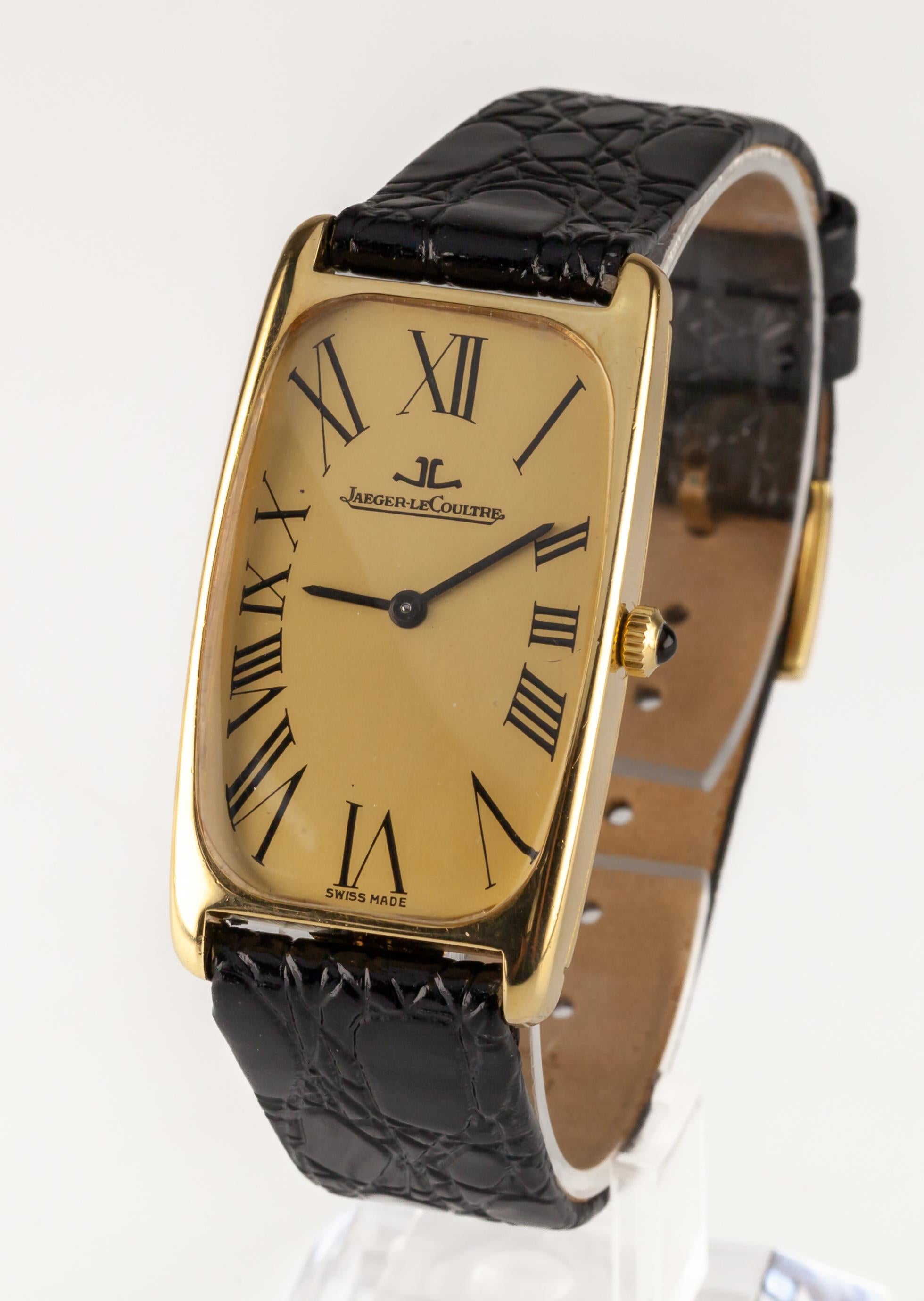 Modern Jaeger-LeCoultre Men's 18k Yellow Gold Tonneau Dress Watch Original Box 9107.21