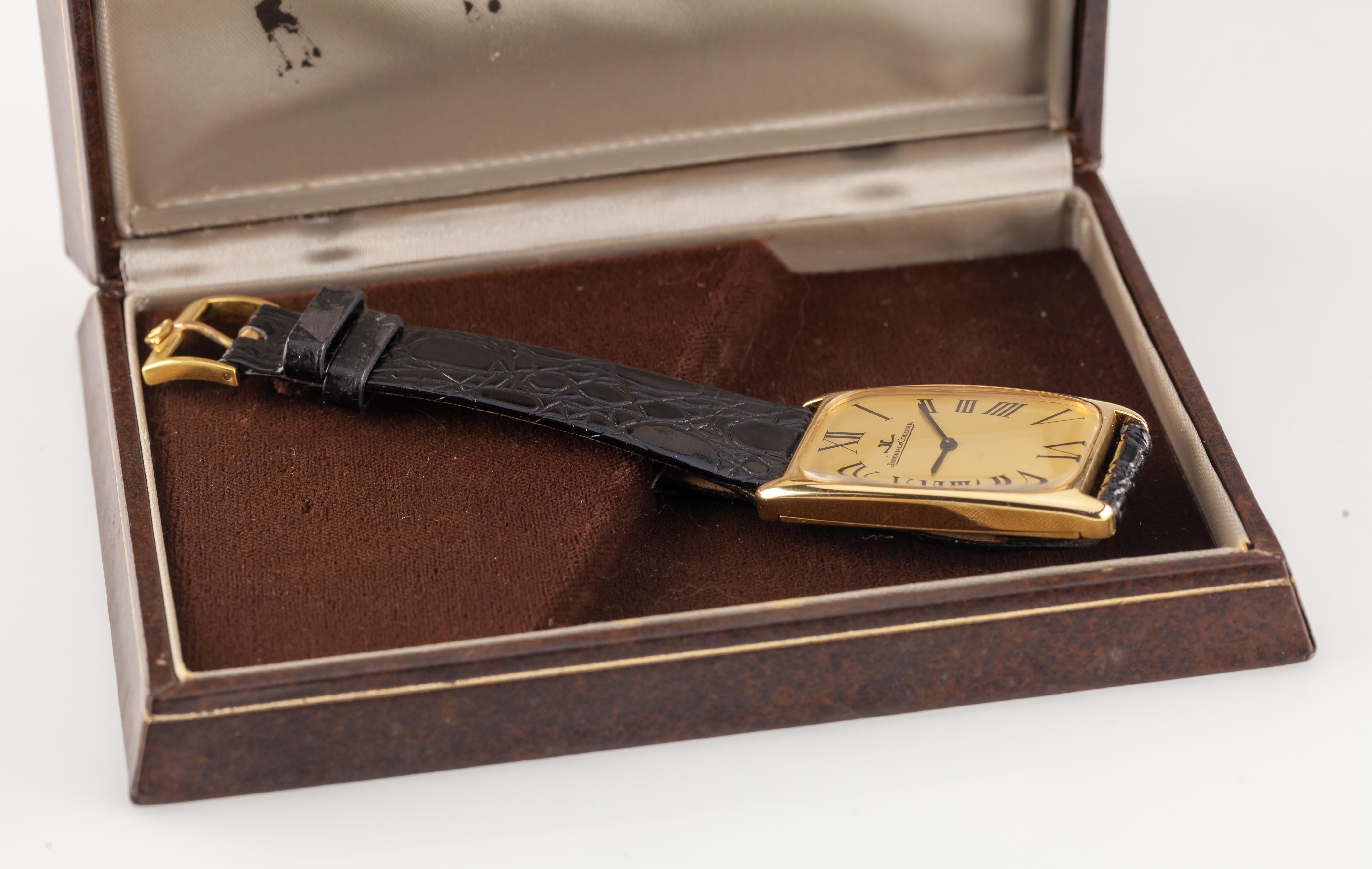 Cabochon Jaeger-LeCoultre Men's 18k Yellow Gold Tonneau Dress Watch Original Box 9107.21