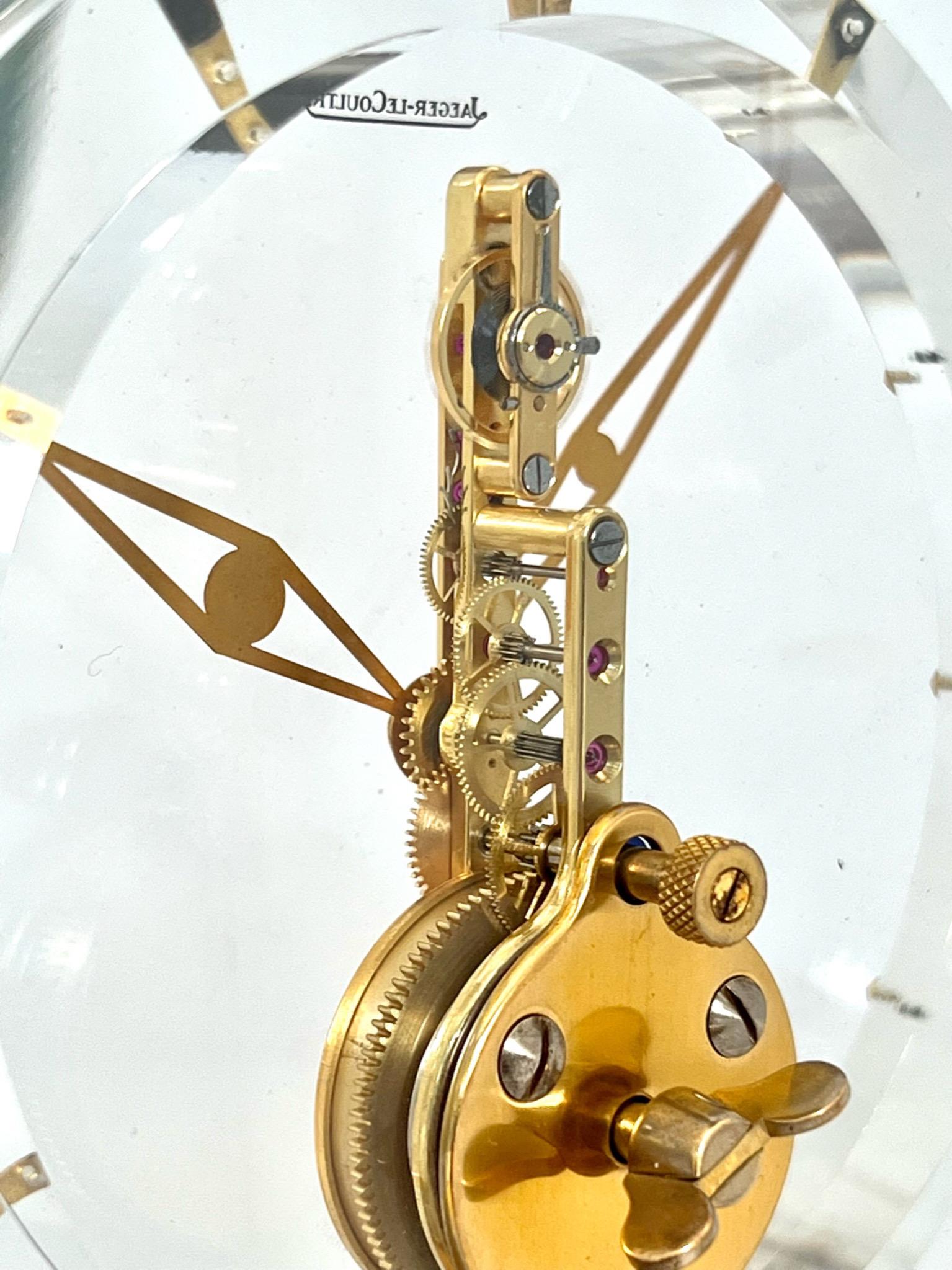Jaeger-LeCoultre Skelett-Uhr aus blauem Lucite und Messing aus der Mitte des Jahrhunderts im Angebot 3