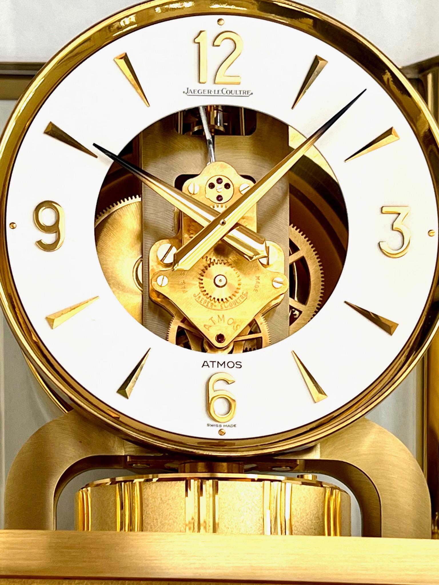 Horloge Atmos en laiton doré et verre du milieu du siècle dernier de Jaeger LeCoultre 9