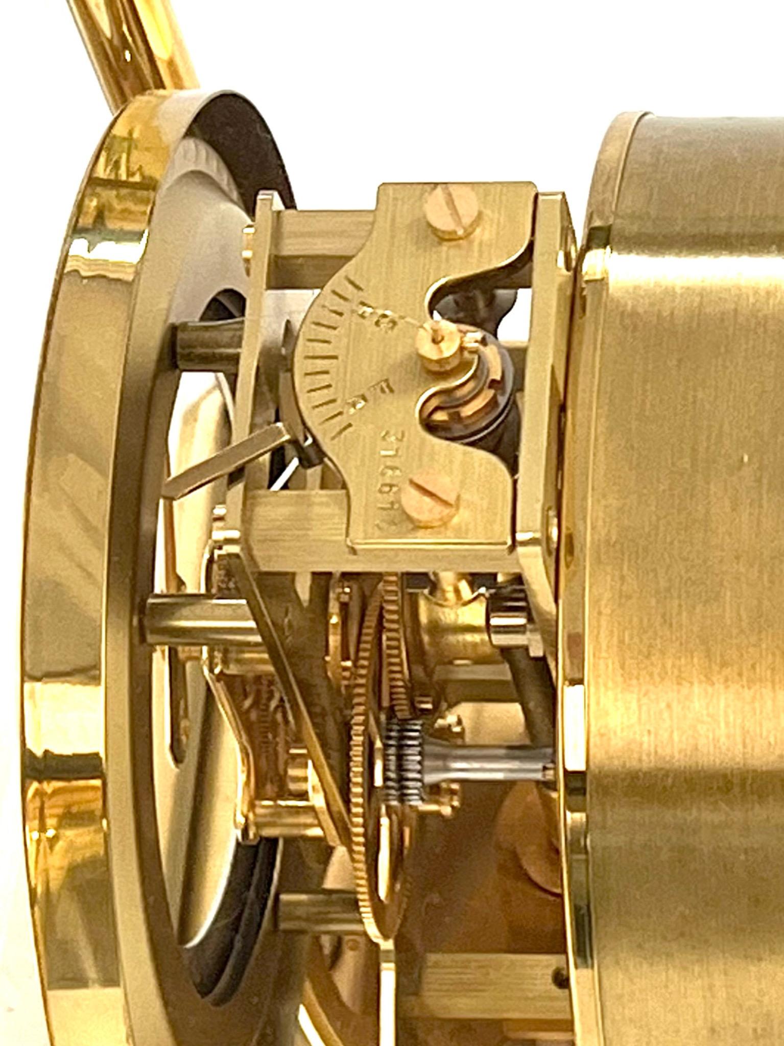 20ième siècle Horloge Atmos en laiton doré et verre du milieu du siècle dernier de Jaeger LeCoultre