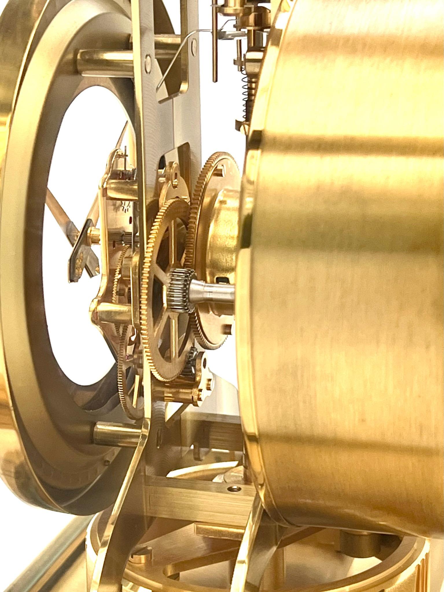 Horloge Atmos en laiton doré et verre du milieu du siècle dernier de Jaeger LeCoultre 1