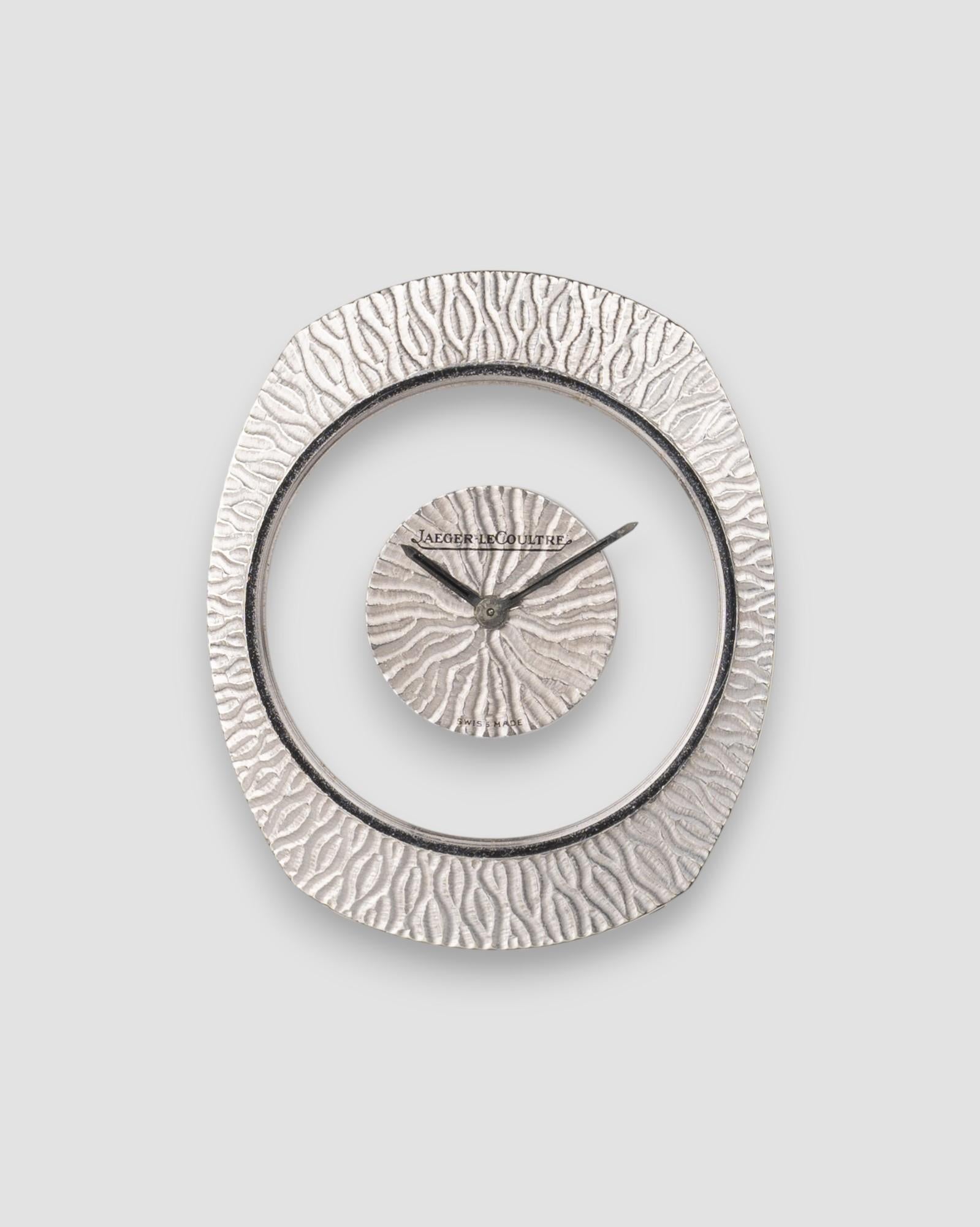 Jaeger-LeCoultre Mystery 17007 geschnitztes Zifferblatt 18k WG 1960er Jahre im Angebot