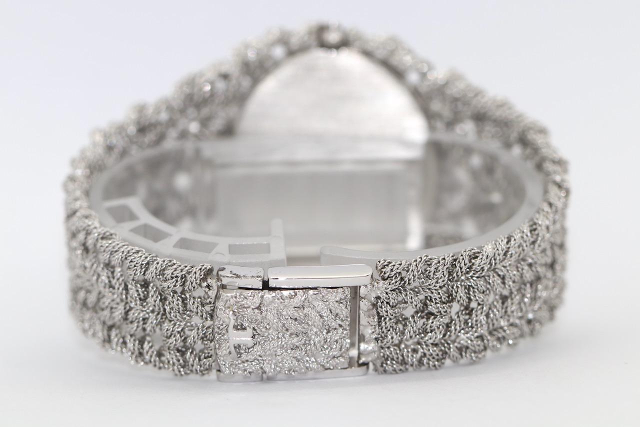 Jaeger LeCoultre, Oval geformte Damenarmbanduhr aus 18 Karat Weißgold 7