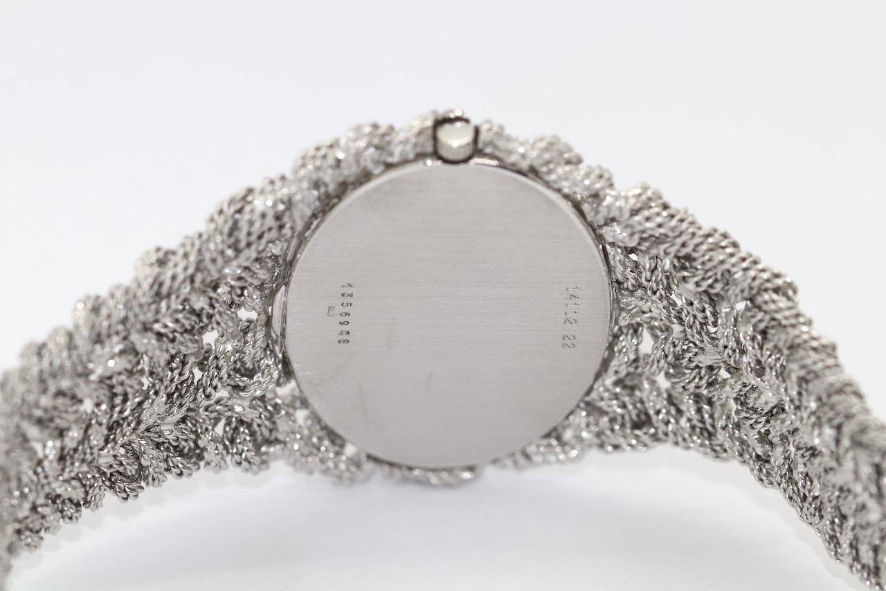 Jaeger LeCoultre, Oval geformte Damenarmbanduhr aus 18 Karat Weißgold 9