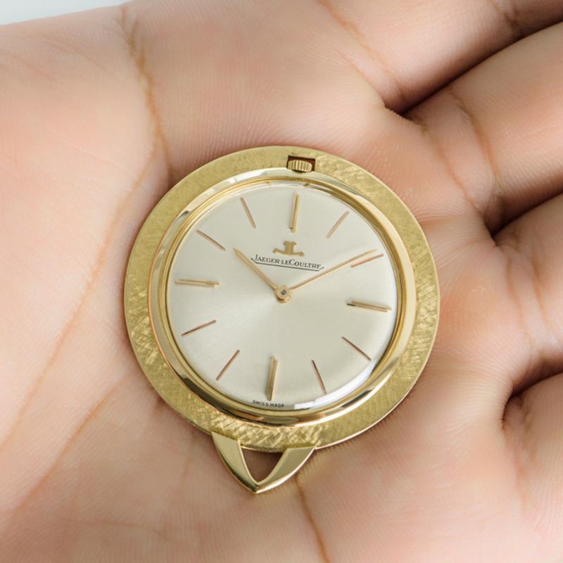 Women's or Men's Jaeger LeCoultre Pendant Pocket Watch Vintage 18k Yellow Gold Silver Dial For Sale