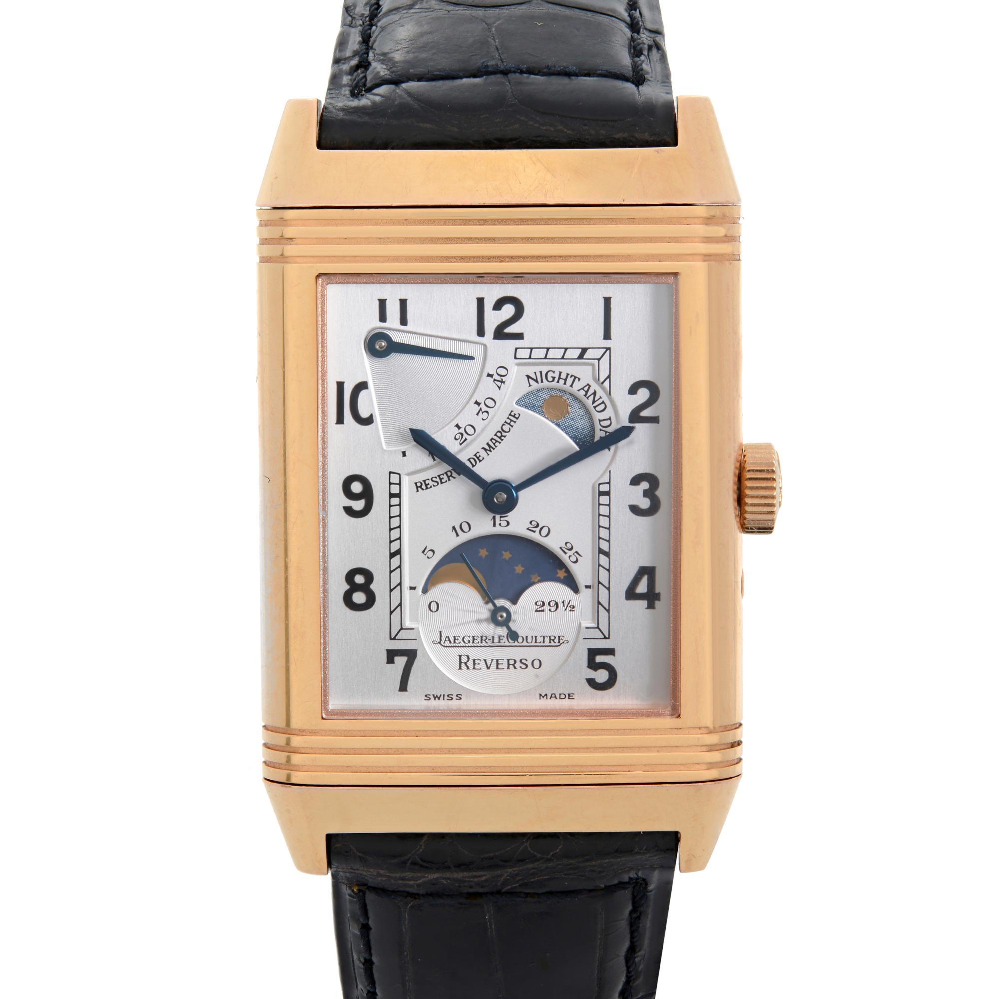Pre-owned Jaeger-LeCoultre Reverso Sun Moon 18k Rose Gold Silver Dial Manual Wind Men's Watch 270.2.63. Comes with Original Box and Manual. The Leather Strap has Signs of Wear. This Timepiece is Powered by a Mechanical Movement and Features: 18kt
