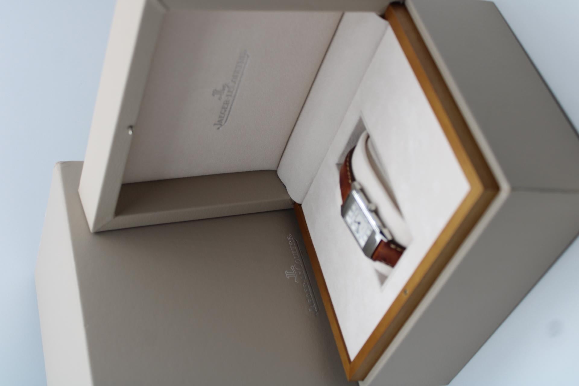 Jaeger-LeCoultre Reverso Classique 252.8.47 6