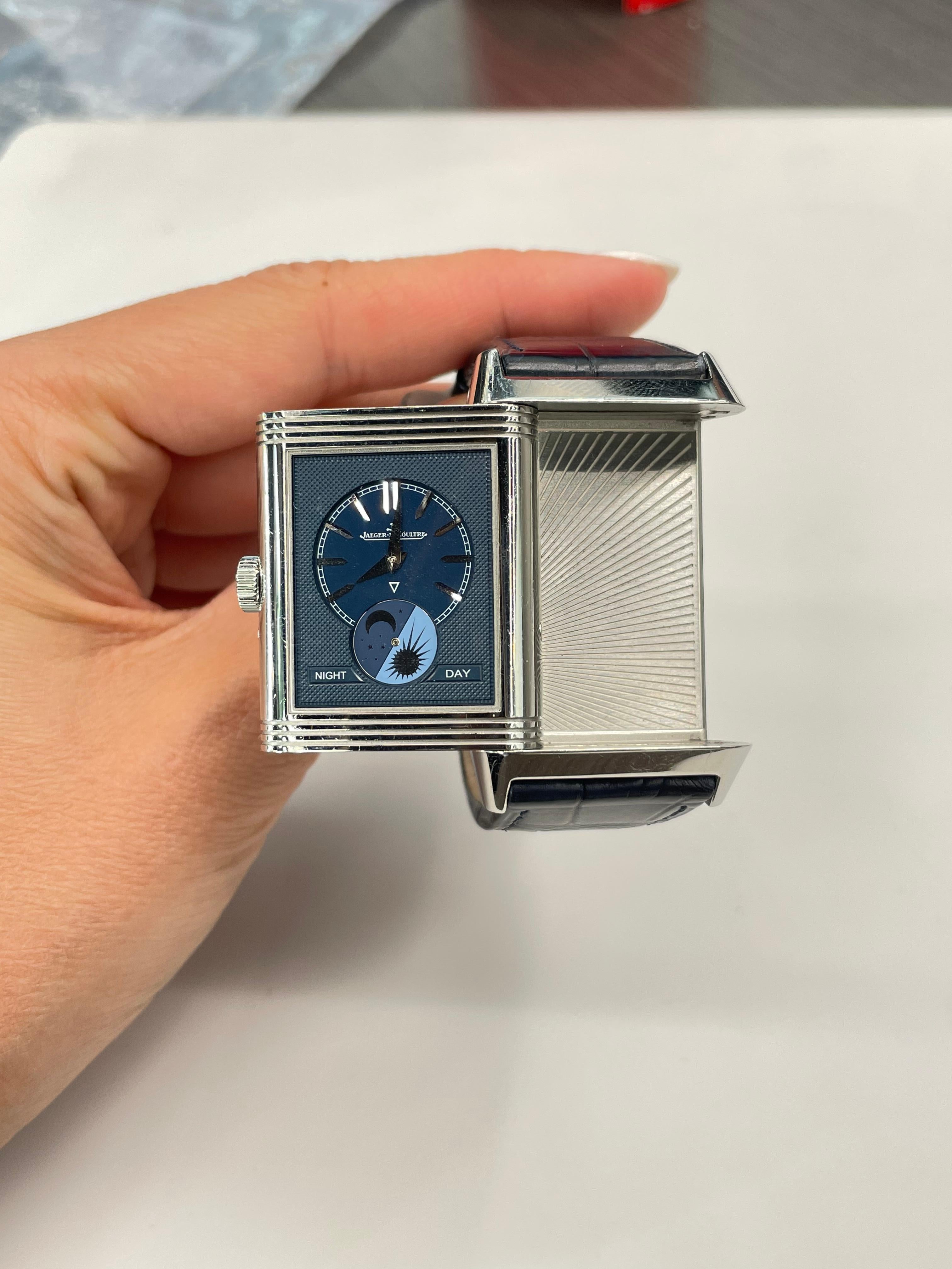 Jaeger-LeCoultre Montre Reverso Tribute Moon à cadran argenté à remontage manuel pour hommes en vente 2