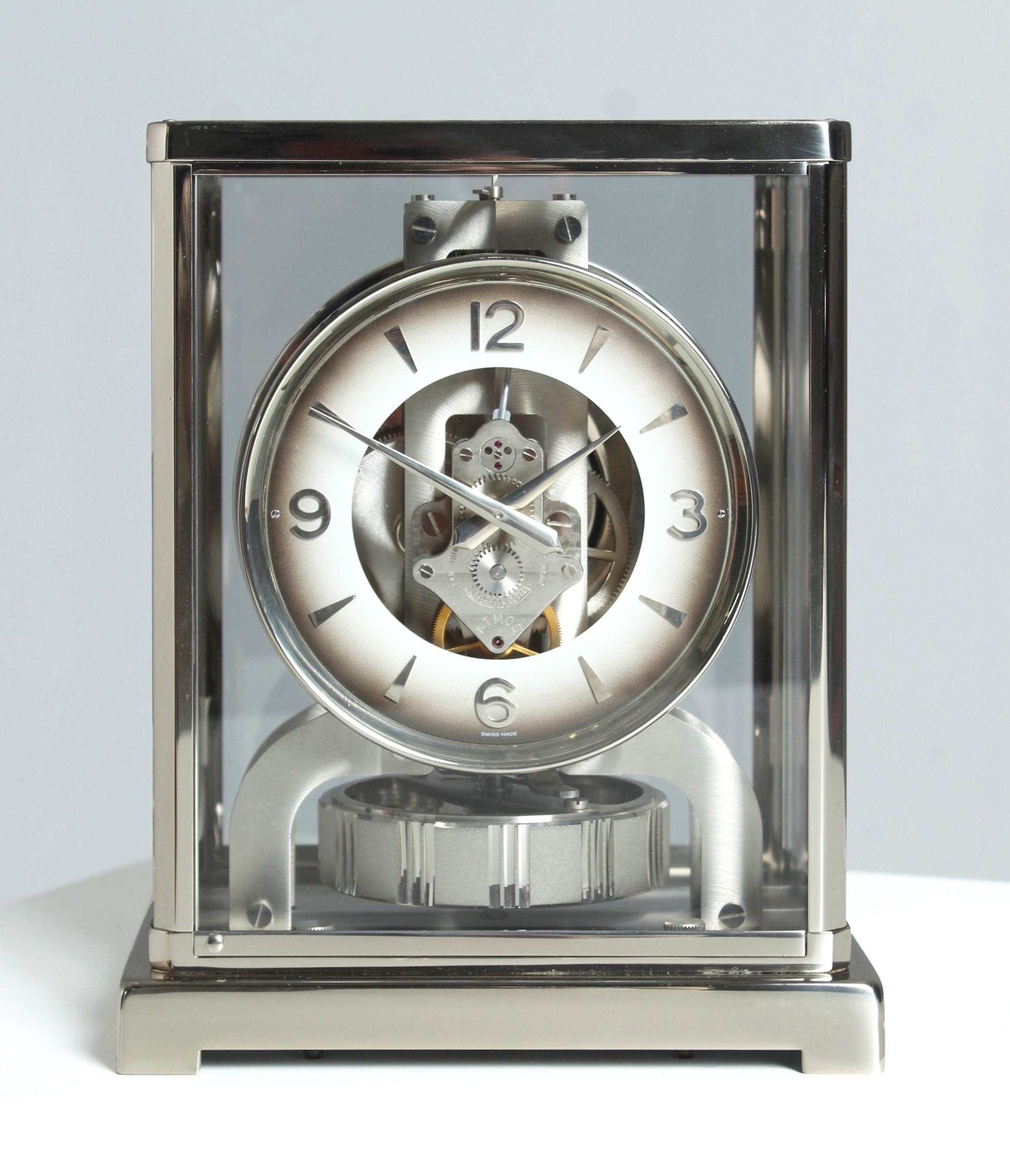 Jaeger LeCoultre, Silver Atmos Clock, Original Nickel Plated, Swiss, 1973 In Good Condition For Sale In Greven, DE