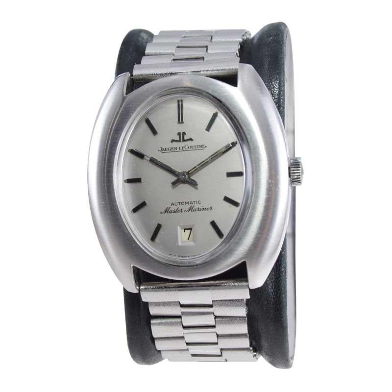 FACTORY / HOUSE: Jaeger Lecoultre
STYLE / REFERENCE: Master Mariner / Reference 559
METAL / MATERIAL: Stainless Steel
CIRCA: 1960's
DIMENSIONS: Length 41mm X Width 36mm
MOVEMENT / CALIBER: Automatic Winding / 17 Jewels / Caliber 883
DIAL / HANDS:
