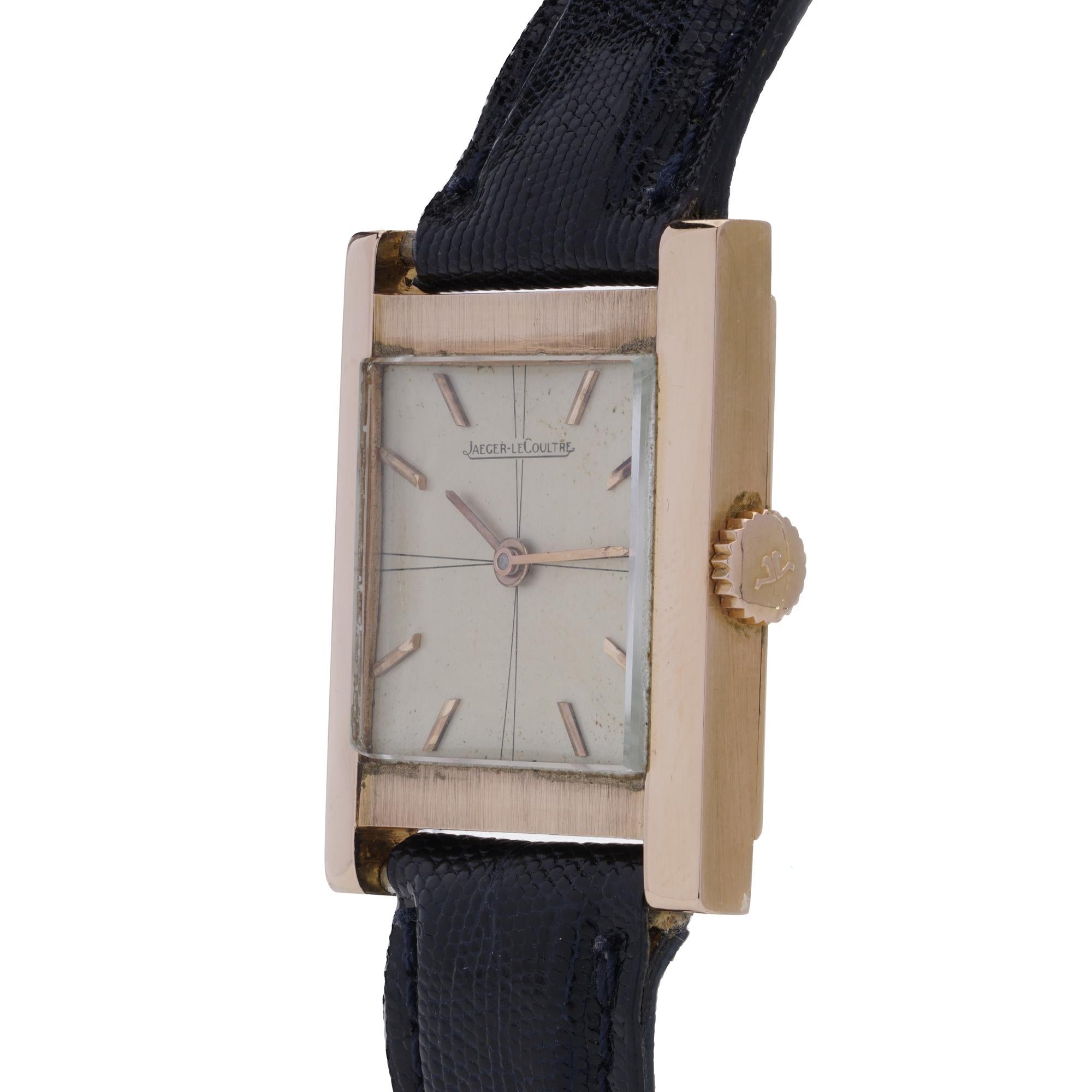 Jaeger-LeCoultre vintage 18kt Yellow Gold Manual Wristwatch In Good Condition For Sale In Braintree, GB