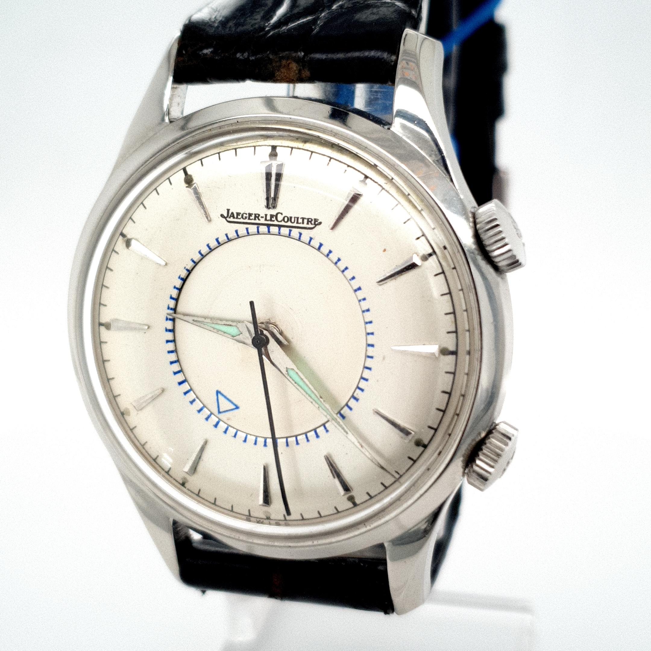 Beautiful extremely rare Jaeger-LeCoultre - Wrist alarm - Memovox

Condition : Very nice condition

Movement: Mechanical - manual handwinding

Functions: Hours, minutes, seconds, alarm

Case: Stainless steel - dimensions: length: 44.5 mm, width: