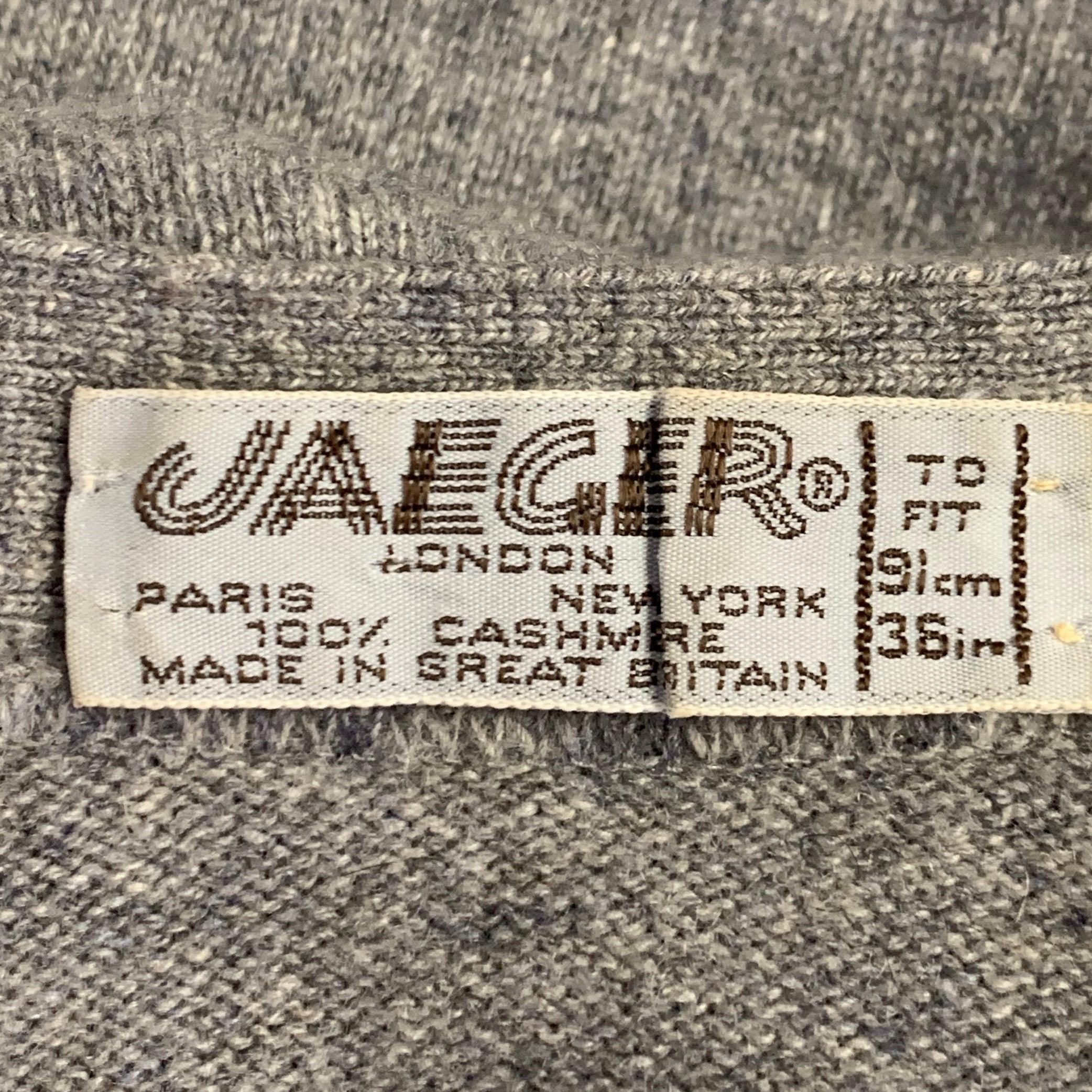 JAEGER Size M Grey Cream Cashmere Diamond V-Neck Cardigan For Sale 1