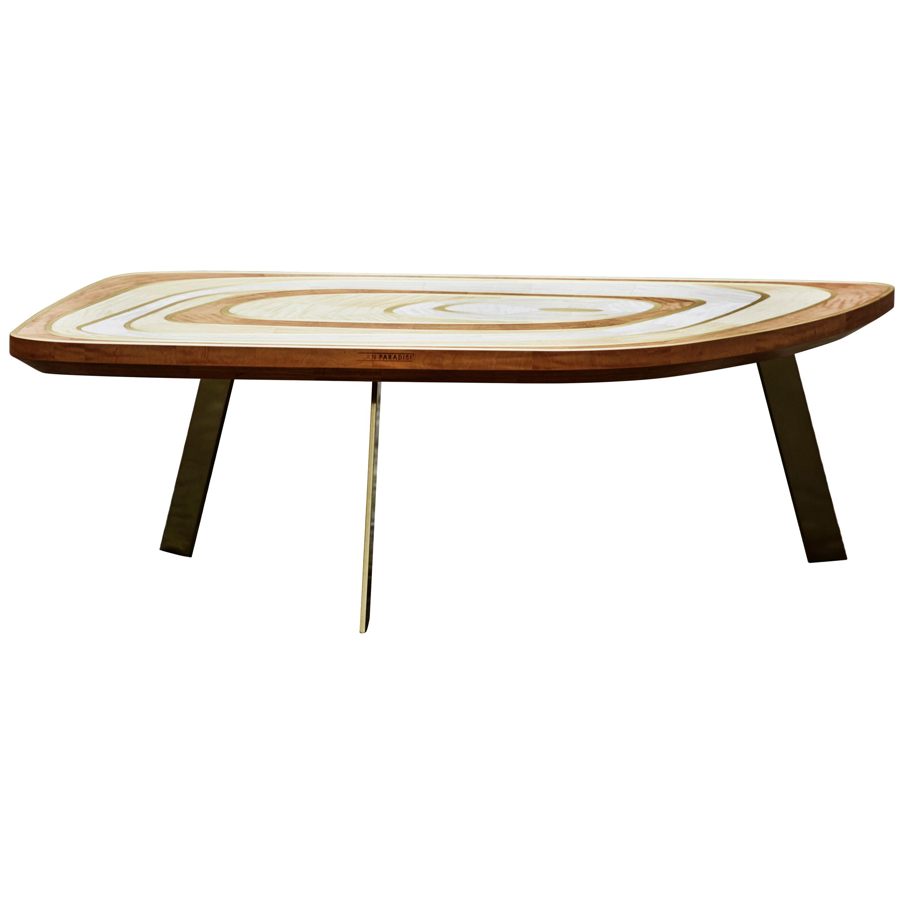 Table basse italienne contemporaine « Jael » en noyer avec incrustations de laiton, par Ivan Paradisi