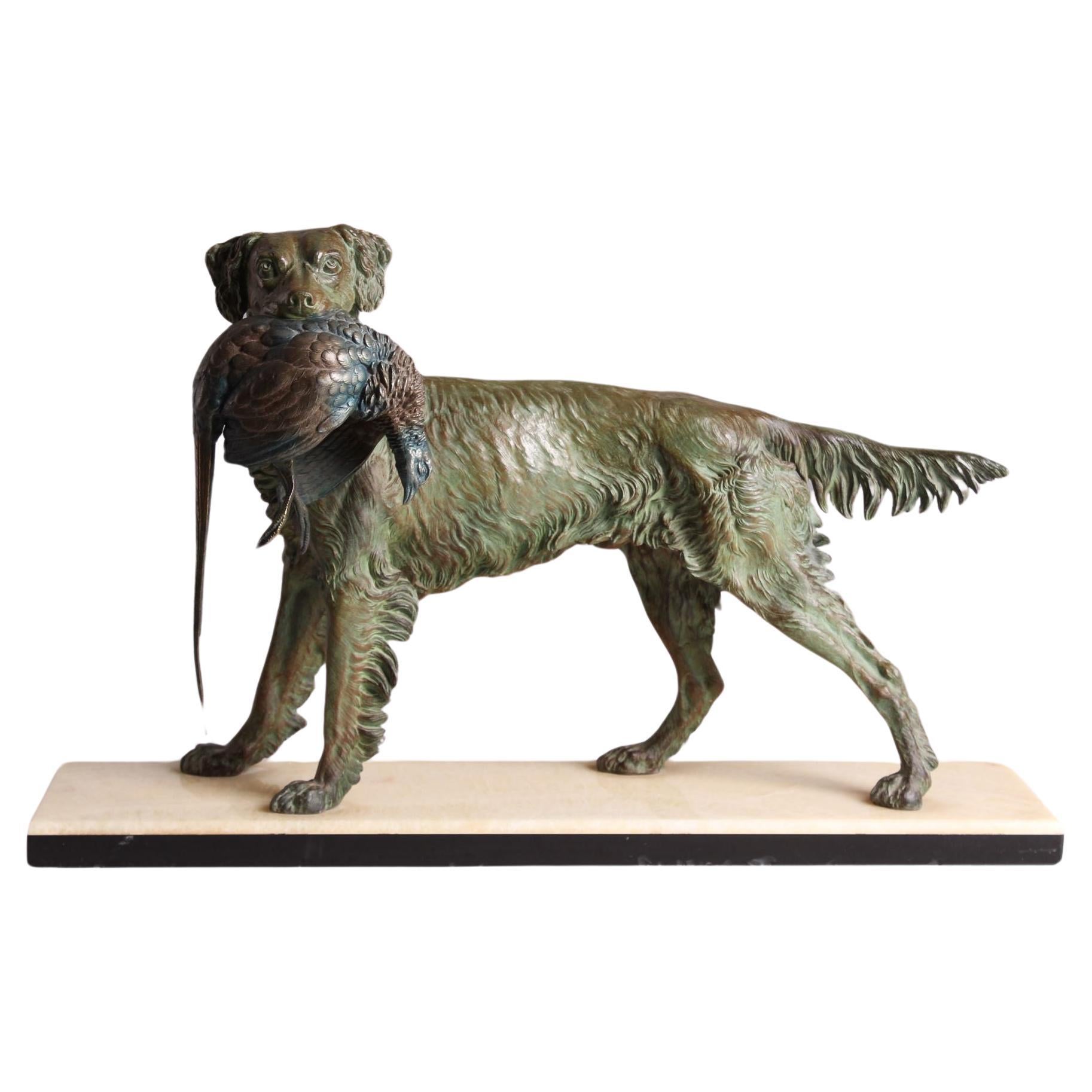 Jagdhund, Spaniel mit Fasan, Skulptur von Jules Moigniez, frühes 20. Jahrhundert en vente