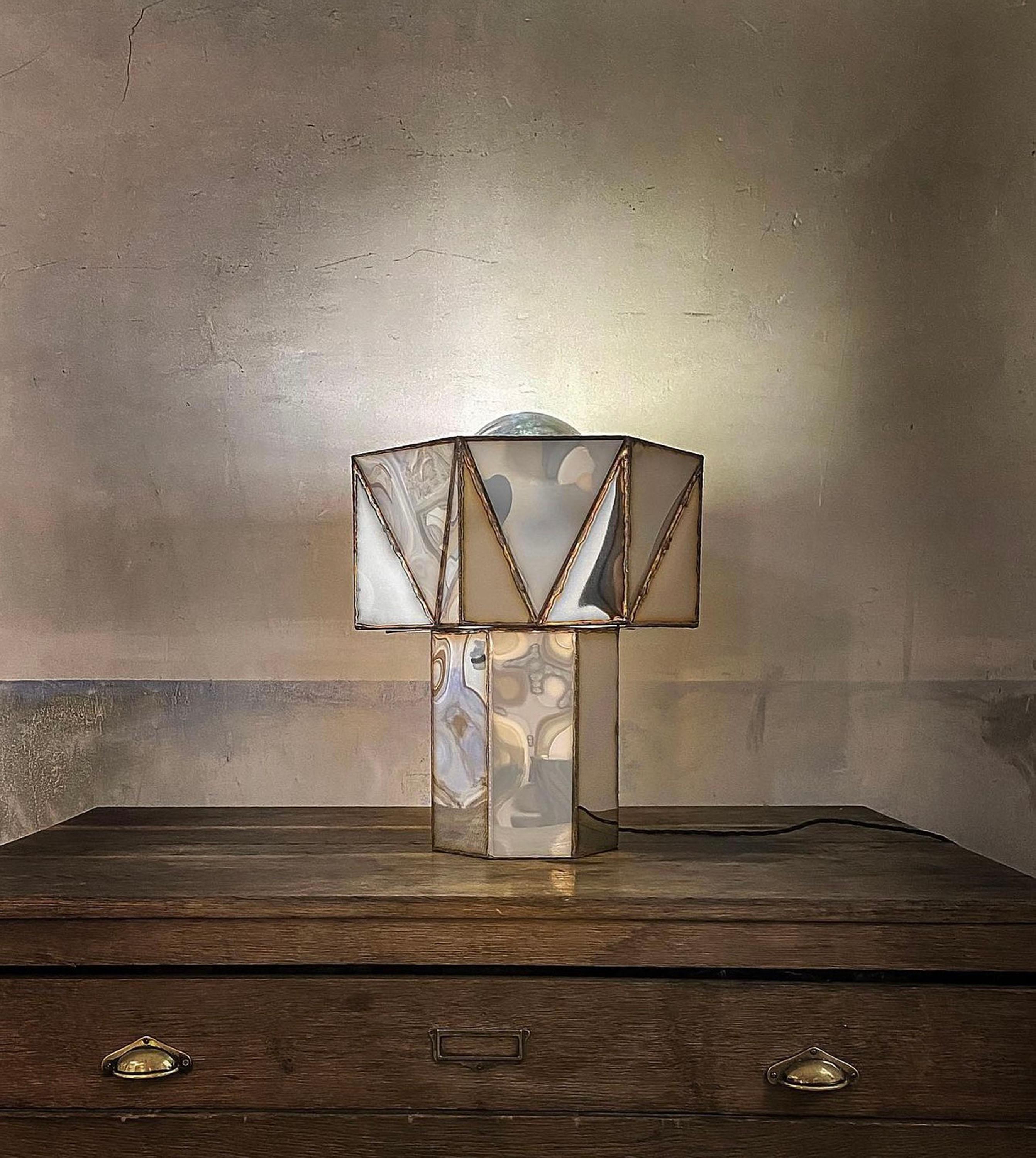 XXIe siècle et contemporain Lampe à poser Jagged Edge en acier inoxydable poli miroir soudé par Julian Mayor en vente