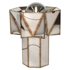 Lampe à poser Jagged Edge en acier inoxydable poli miroir soudé par Julian Mayor