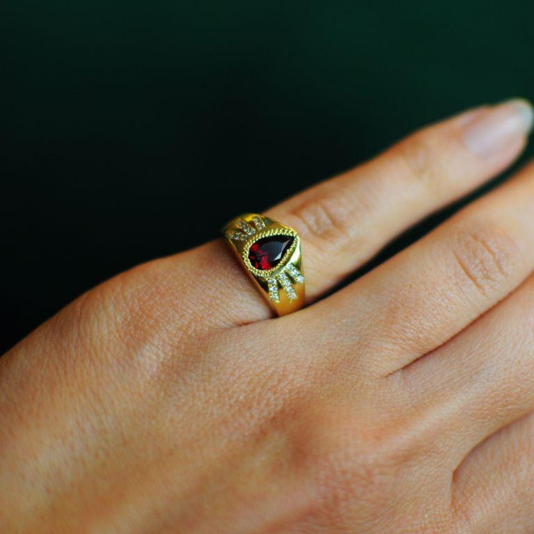 Jagger Garnet Ring In New Condition For Sale In Beaverton, OR
