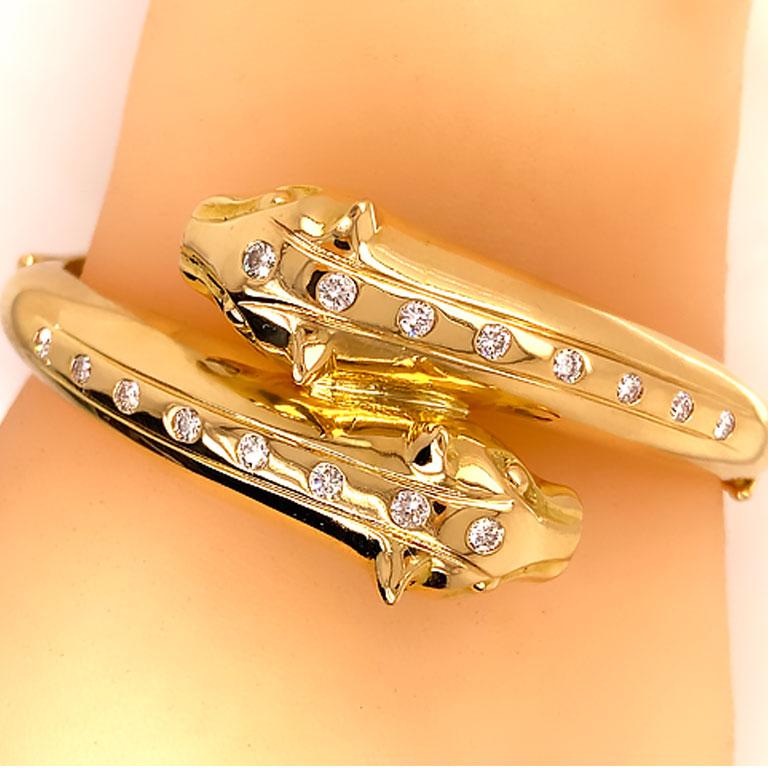 Taille ronde Bracelet jonc à charnières Jaguar en or jaune 18 carats et diamants en vente